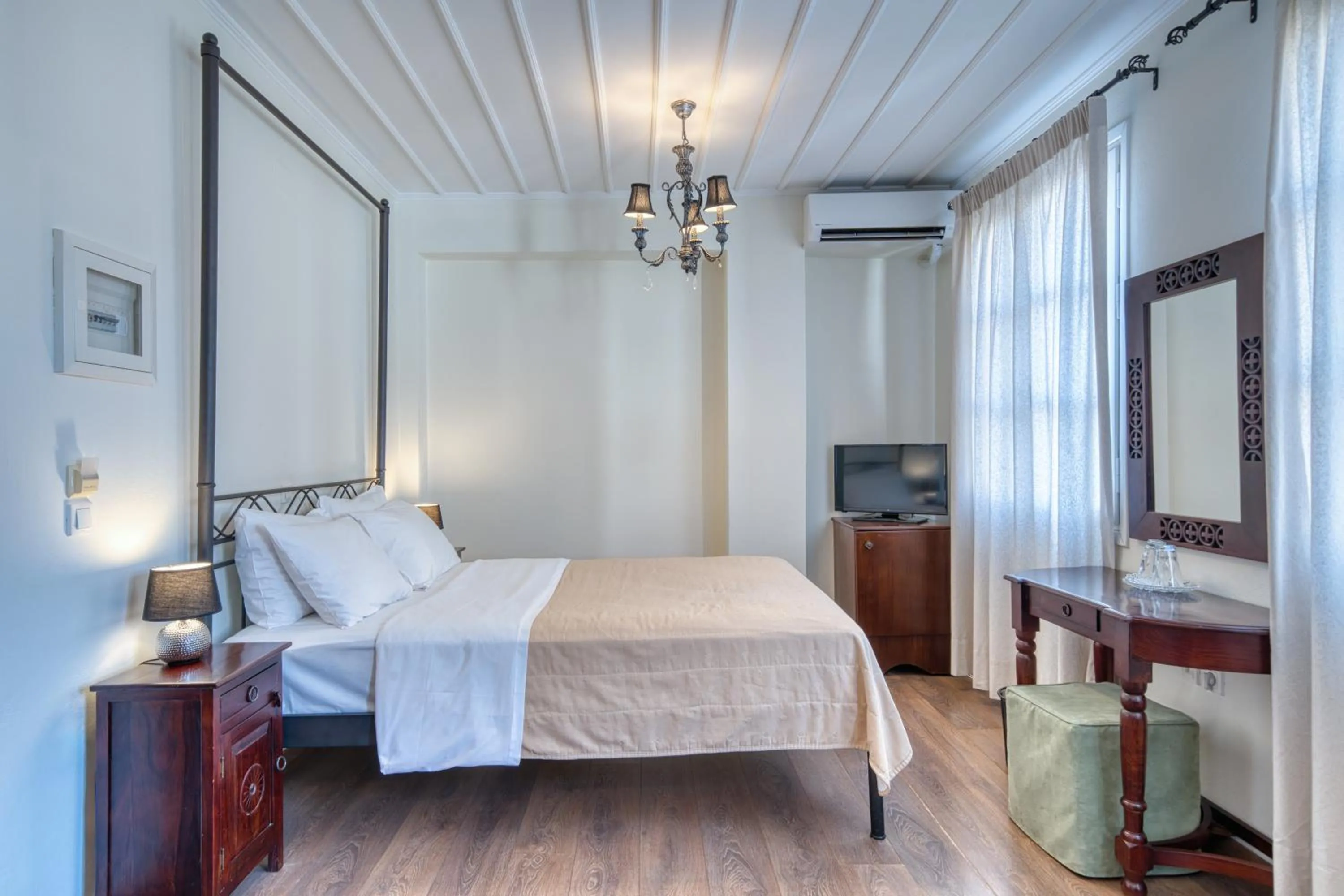 Bed in Isioni Pension