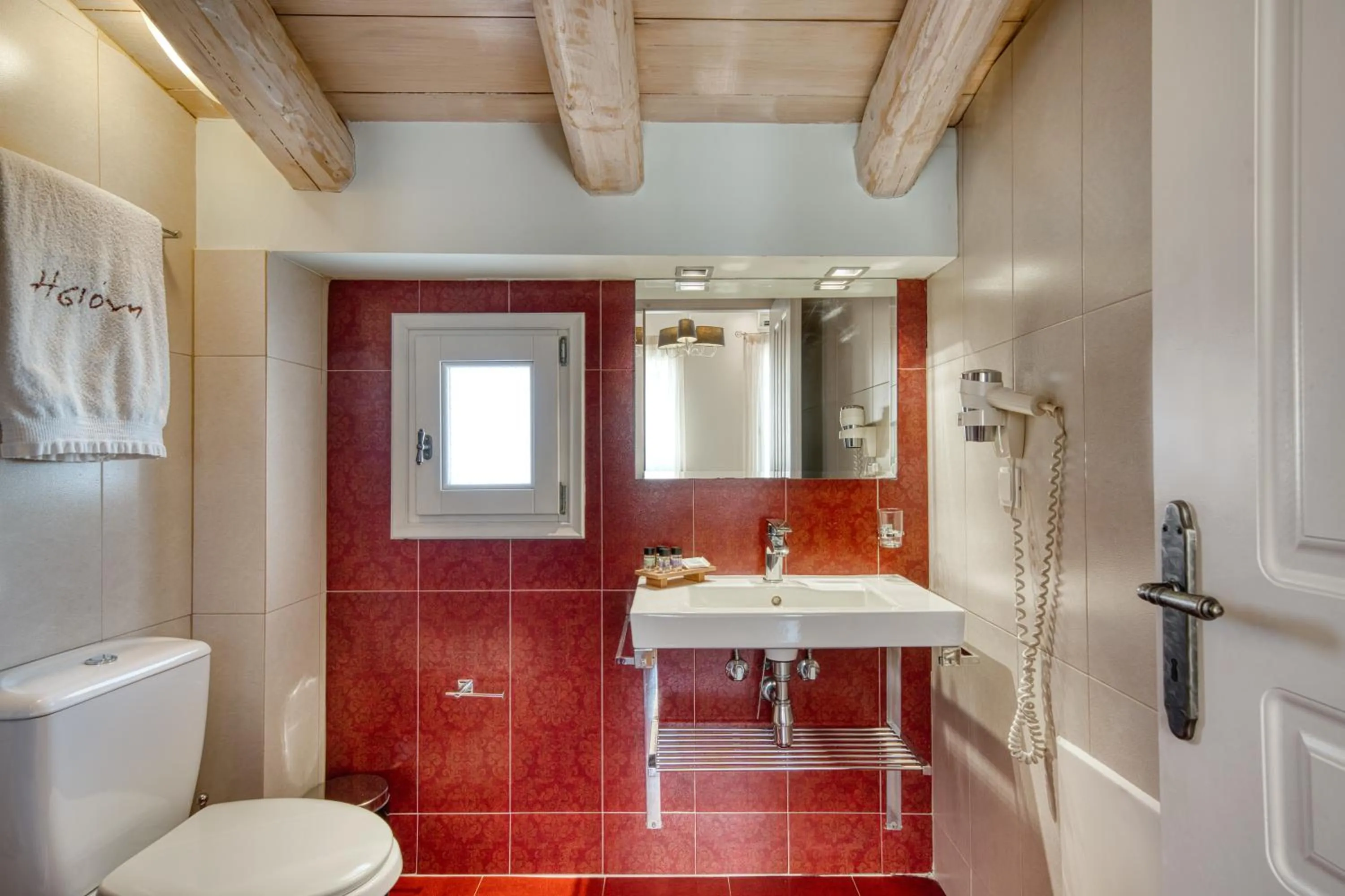Bathroom in Isioni Pension
