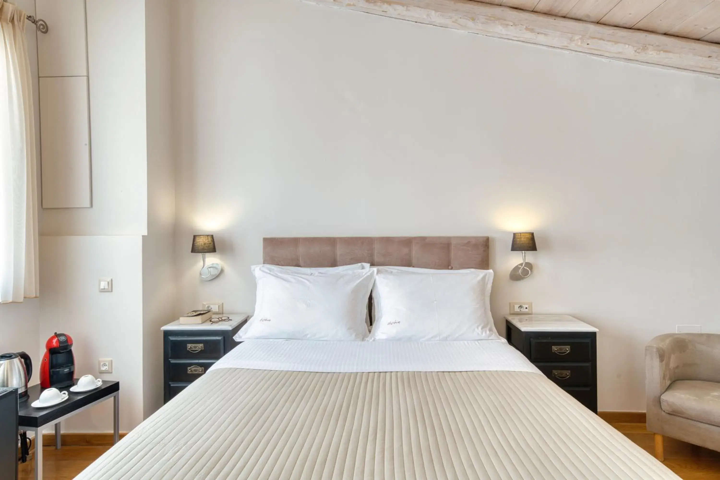 Superior Double Room With Castle View in Isioni Pension Superior Double Room With Castle View in Isioni Pension
