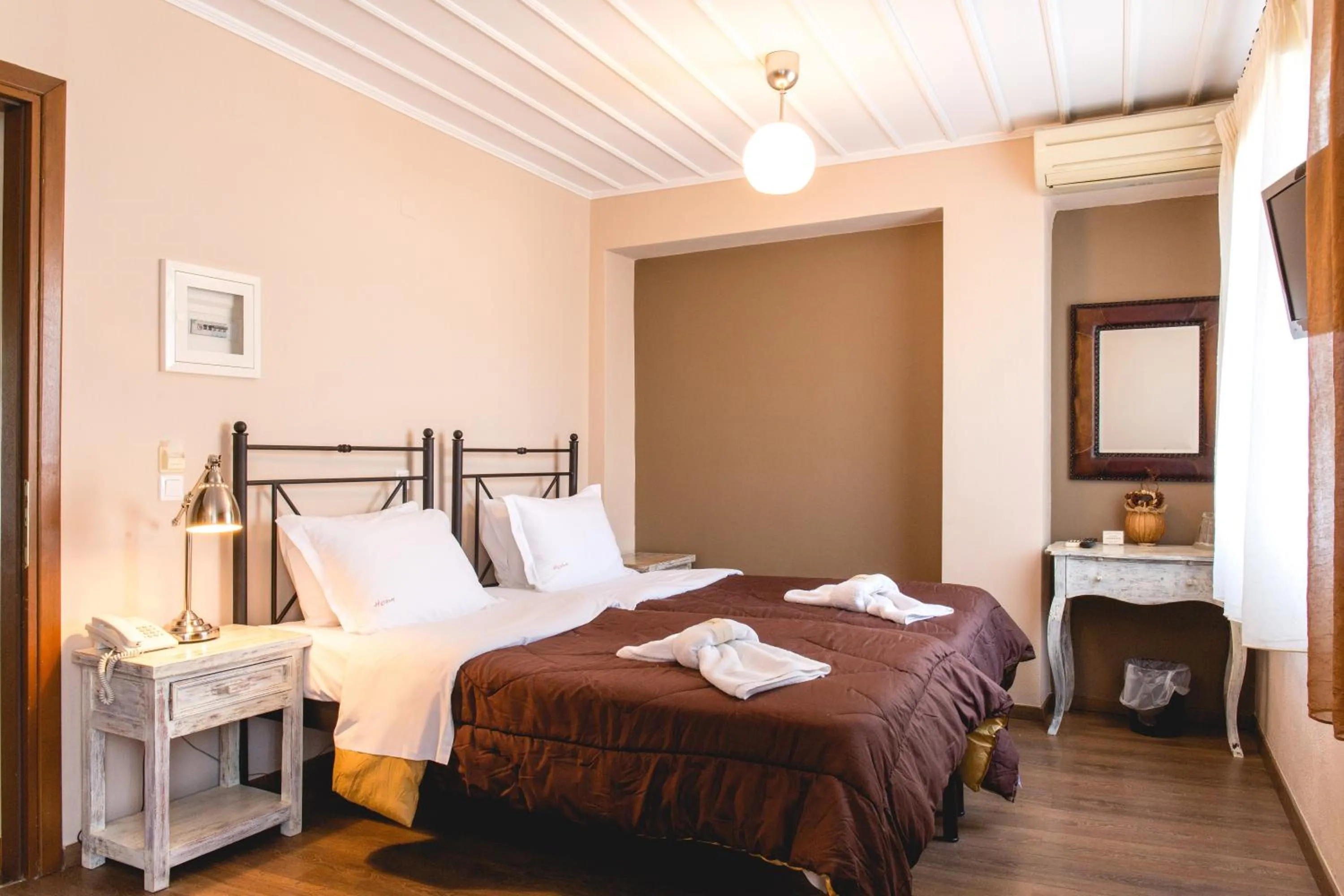 Bed in Isioni Pension