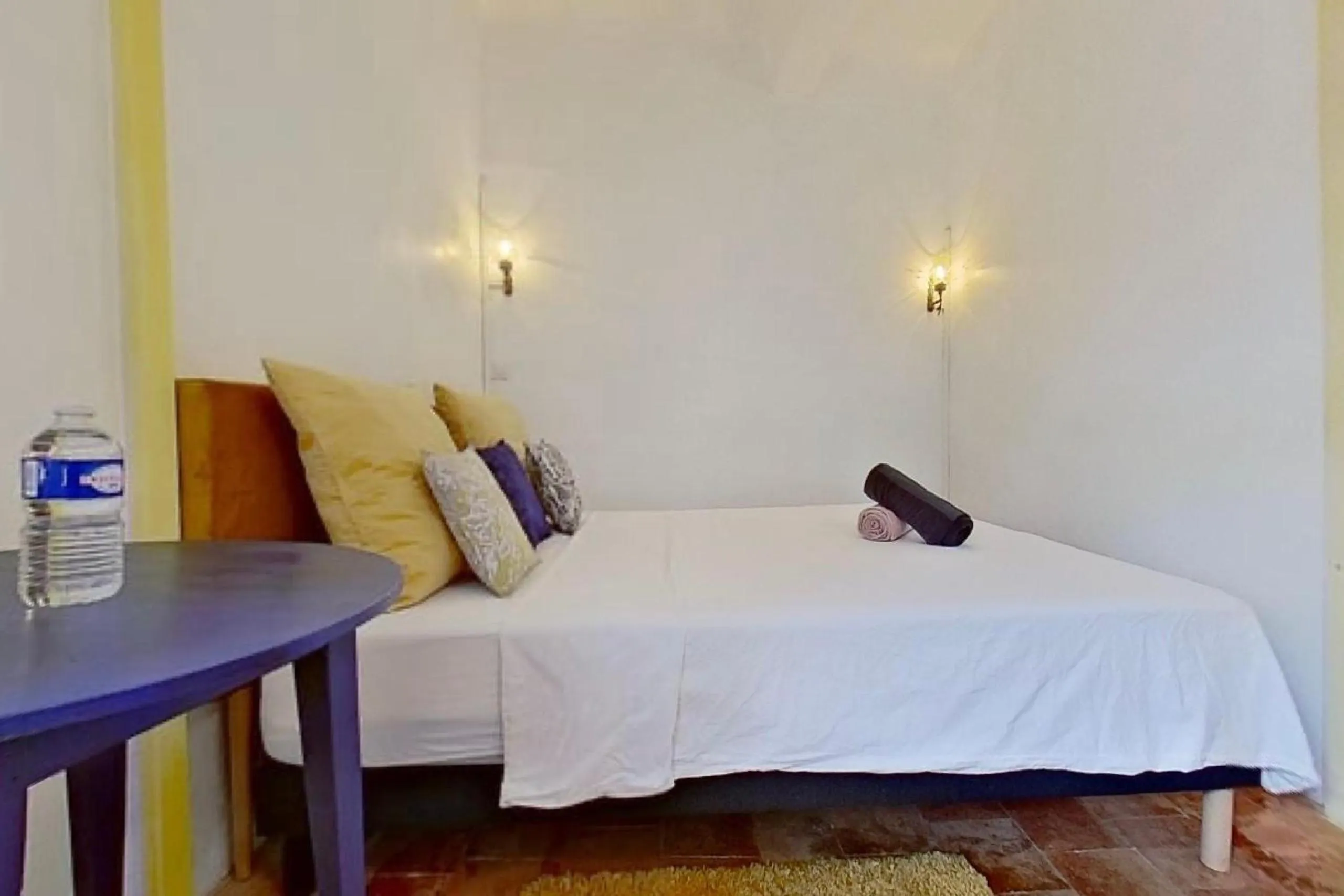 Bed in Les 2 Drôles d'Oiseaux