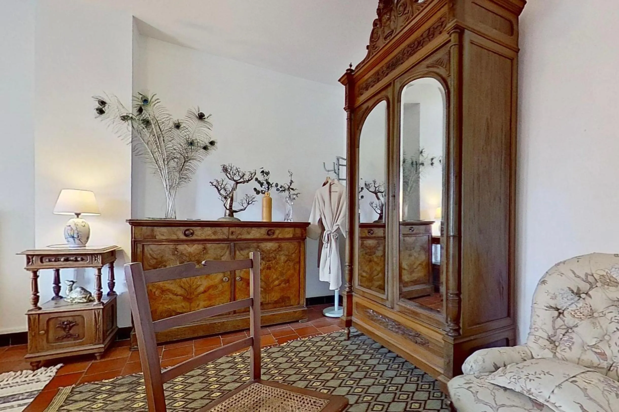 Living room, Bed in Les 2 Drôles d'Oiseaux