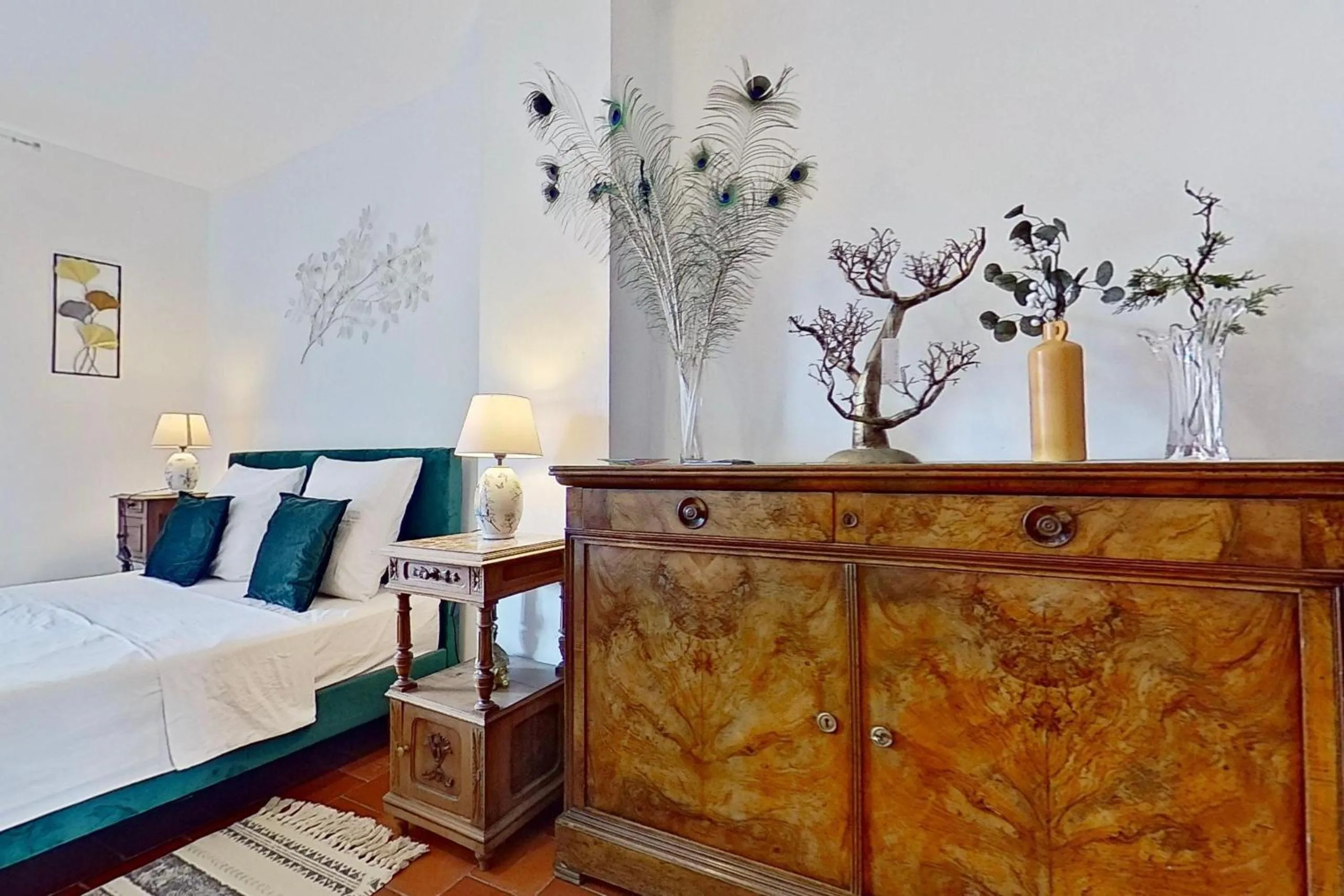 Bedroom, Bed in Les 2 Drôles d'Oiseaux