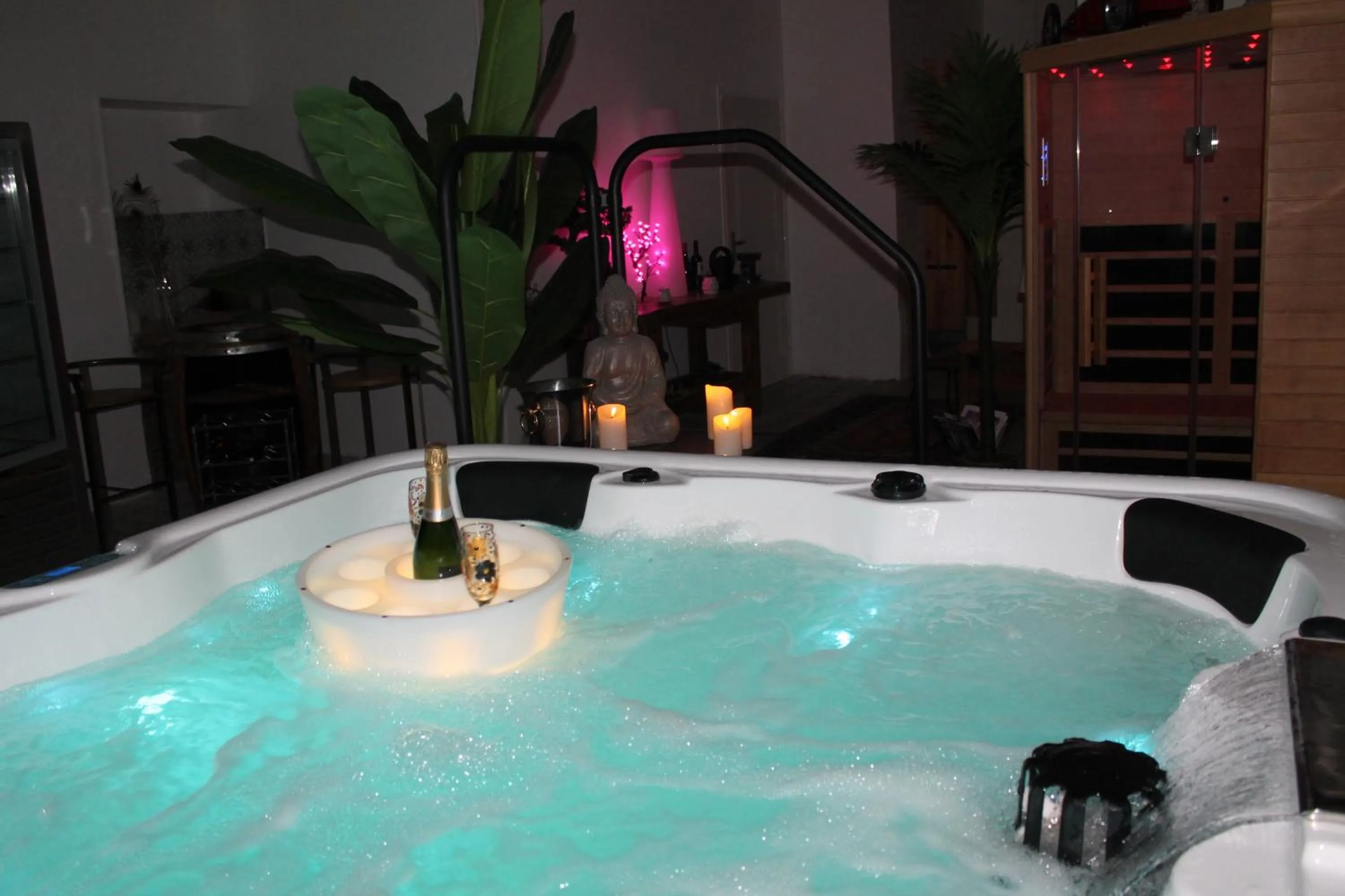 Spa and wellness centre/facilities in Les 2 Drôles d'Oiseaux