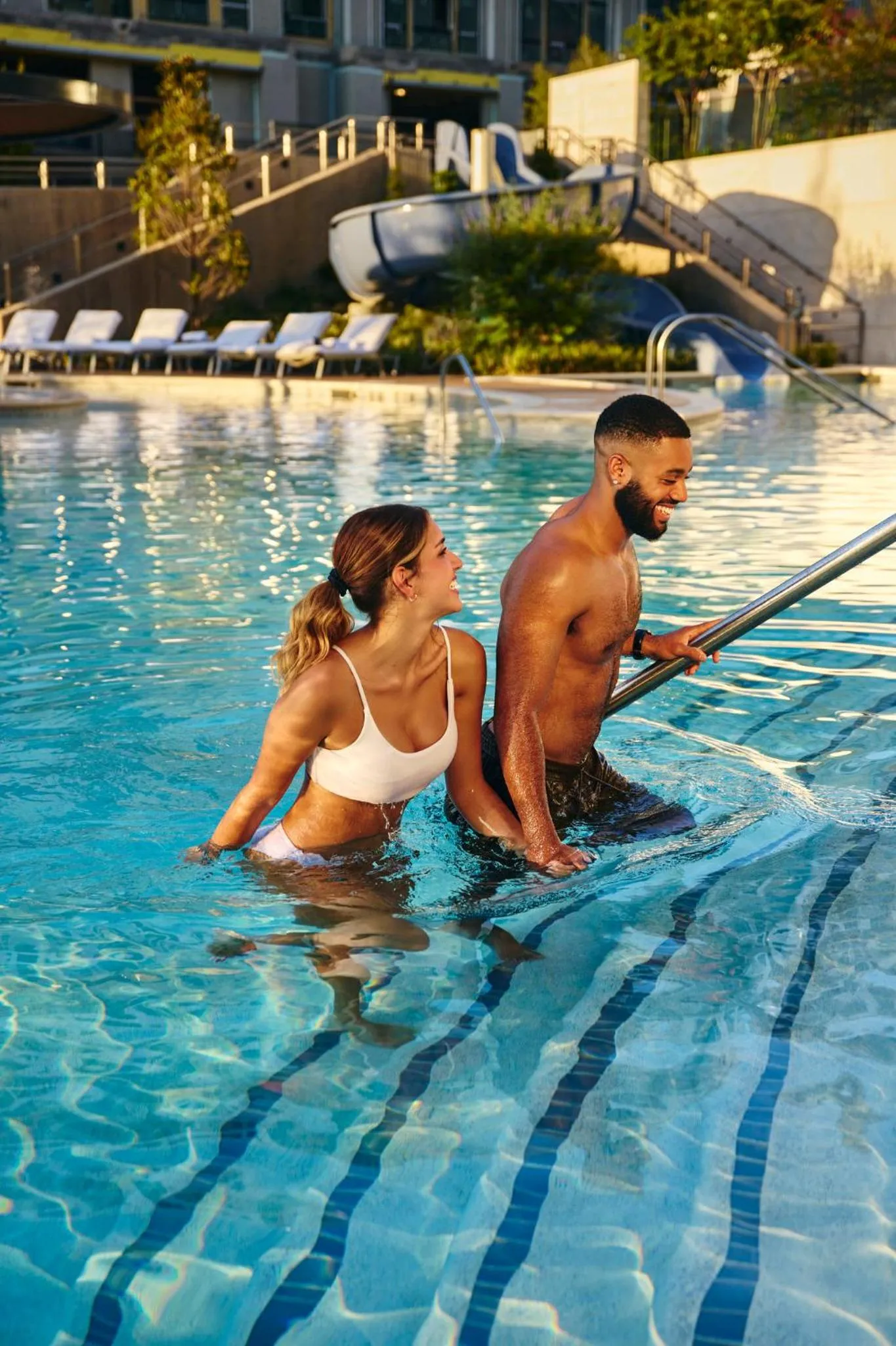 Swimming pool in Loews Arlington Hotel