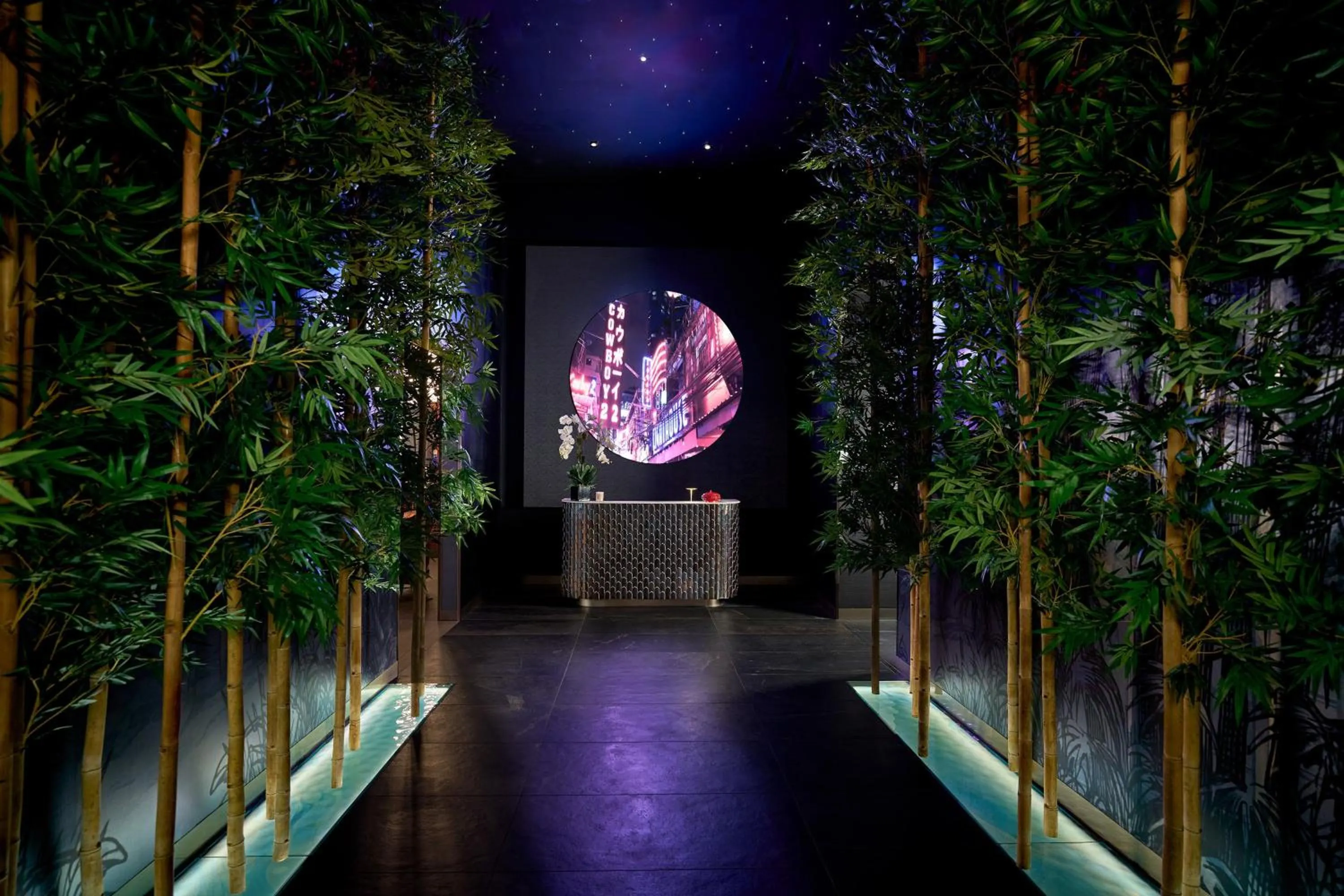 Restaurant/places to eat in Loews Arlington Hotel