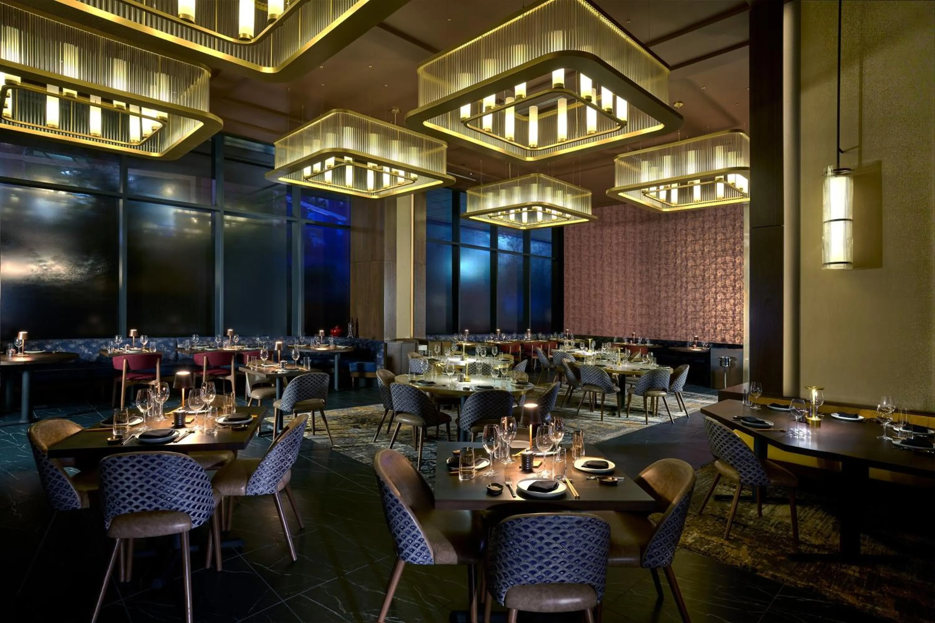 Restaurant/places to eat in Loews Arlington Hotel