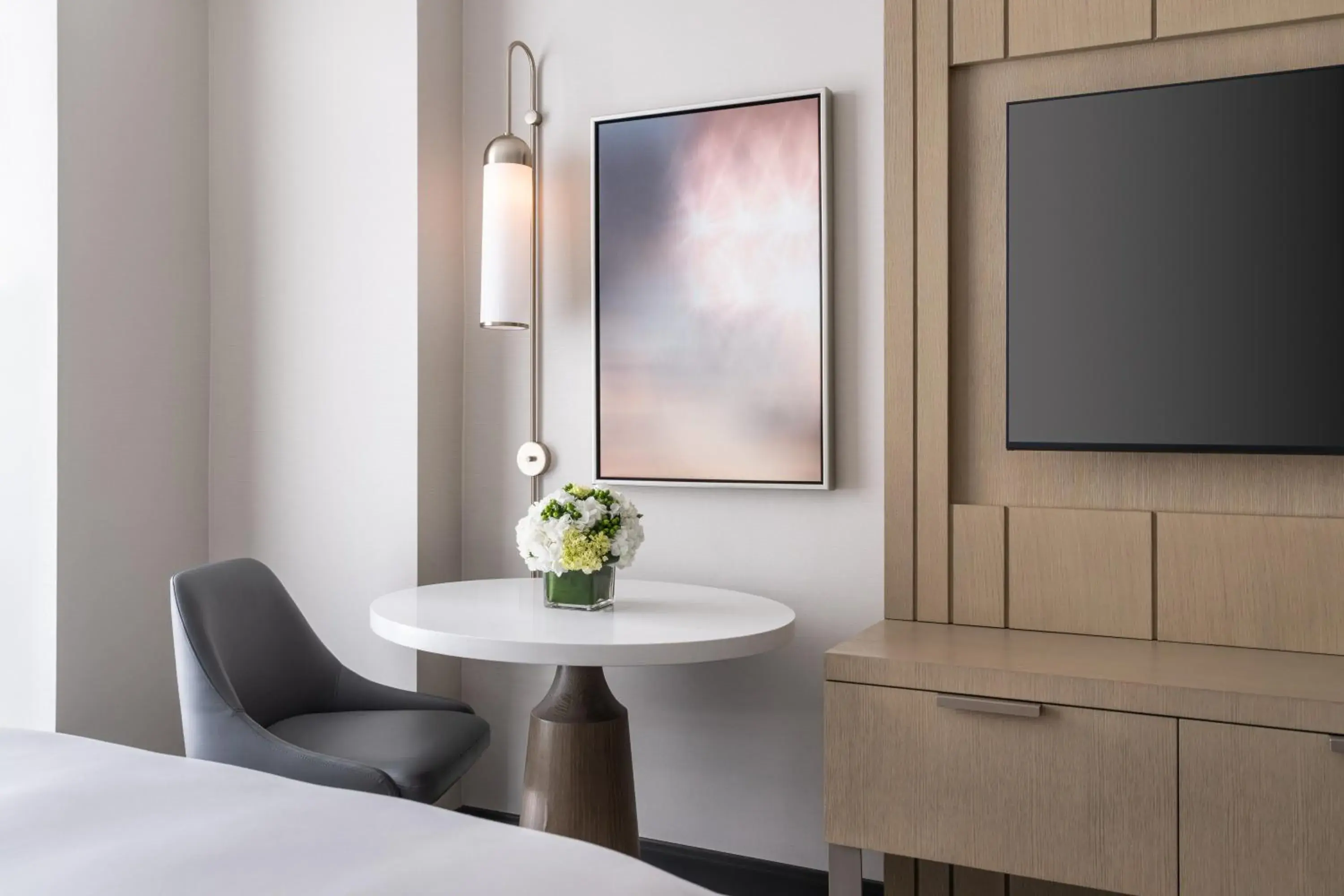 Grand King Accessible ADA Tub in Loews Arlington Hotel Grand King Accessible ADA Tub in Loews Arlington Hotel