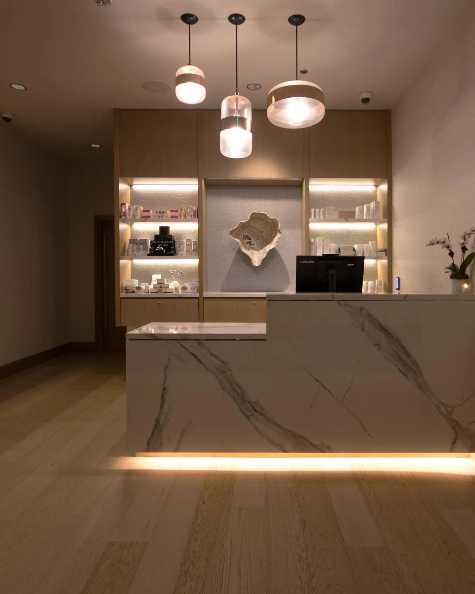 Spa and wellness centre/facilities in Loews Arlington Hotel