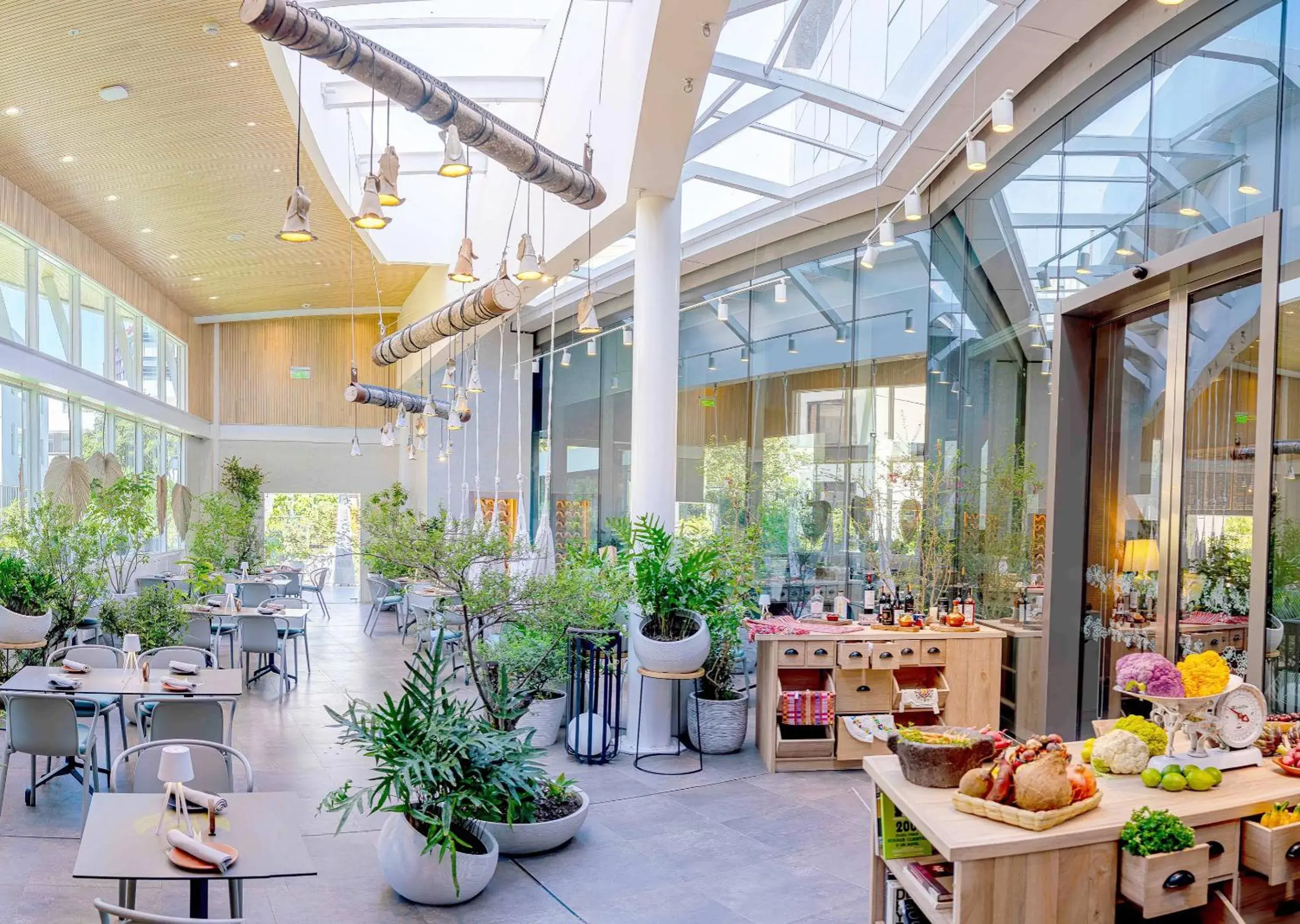 Restaurant/places to eat in GO Quito Hotel Restaurant/places to eat in GO Quito Hotel