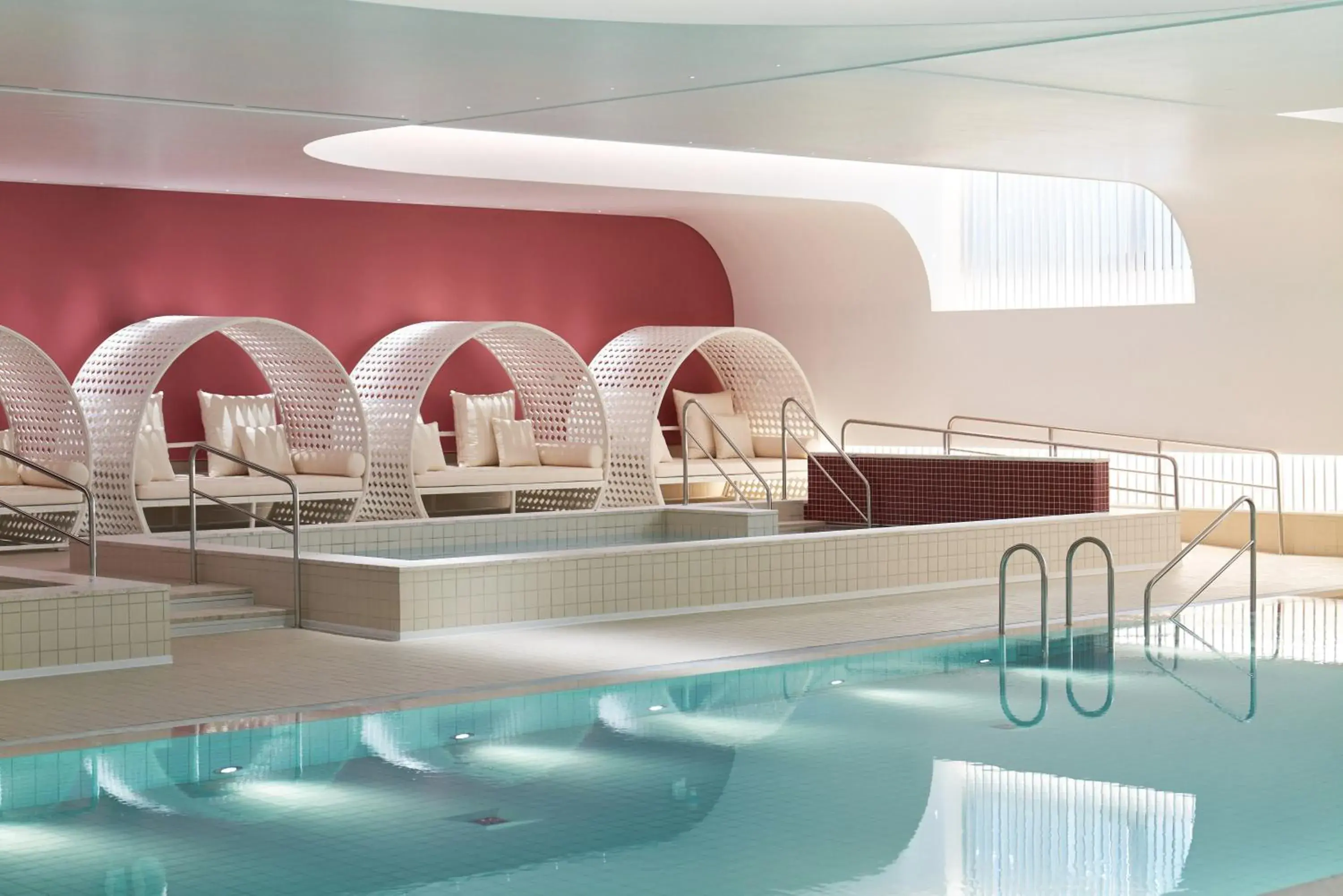 Swimming pool in Nine Tree Premier ROKAUS Hotel Seoul Yongsan Swimming pool in Nine Tree Premier ROKAUS Hotel Seoul Yongsan