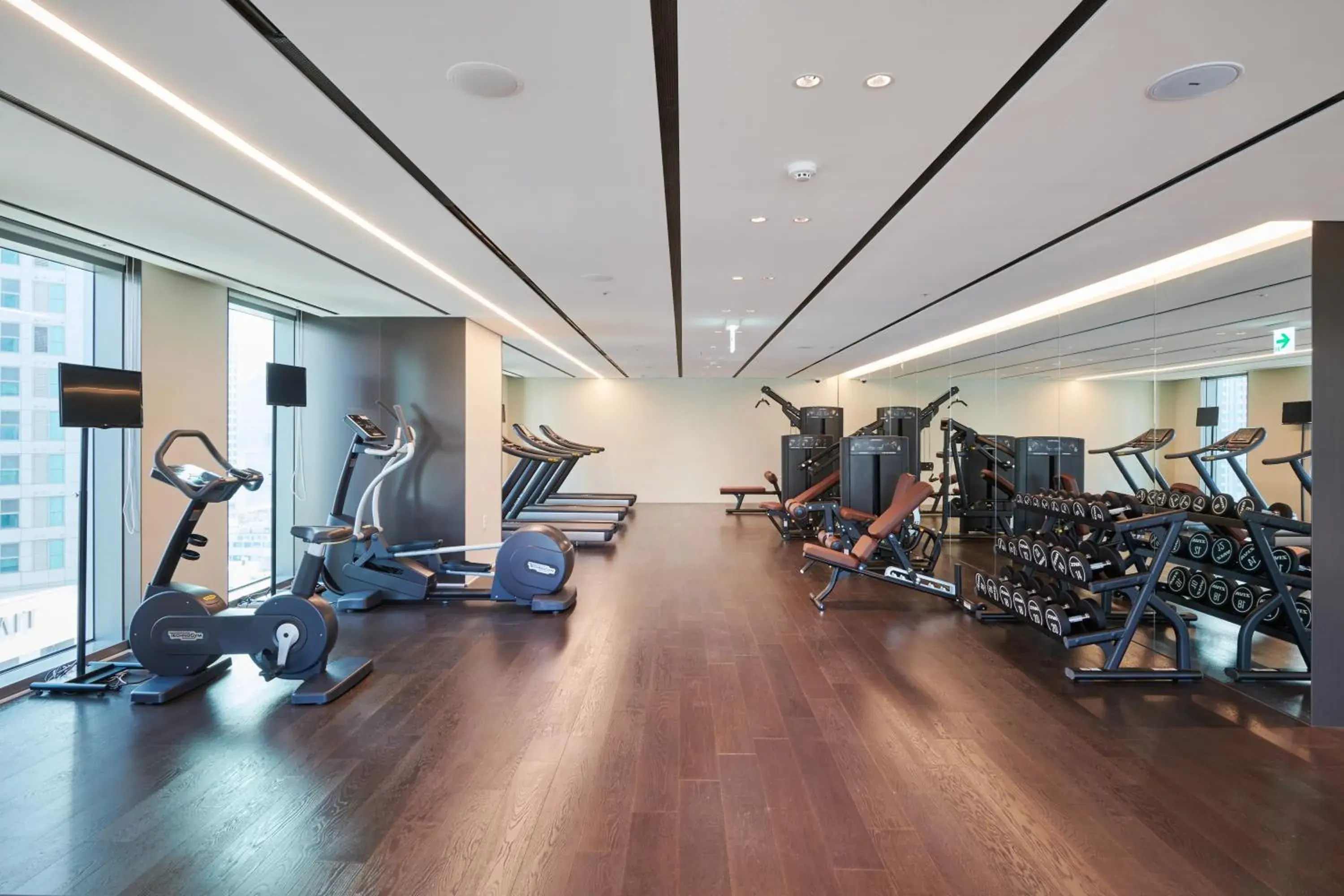 Fitness centre/facilities in Nine Tree Premier ROKAUS Hotel Seoul Yongsan Fitness centre/facilities in Nine Tree Premier ROKAUS Hotel Seoul Yongsan