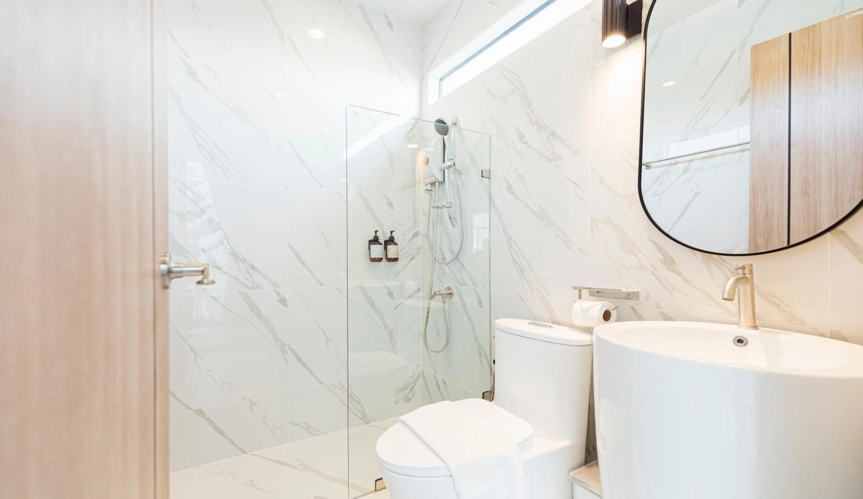 Shower in Sea Season Pool Villa Pattaya