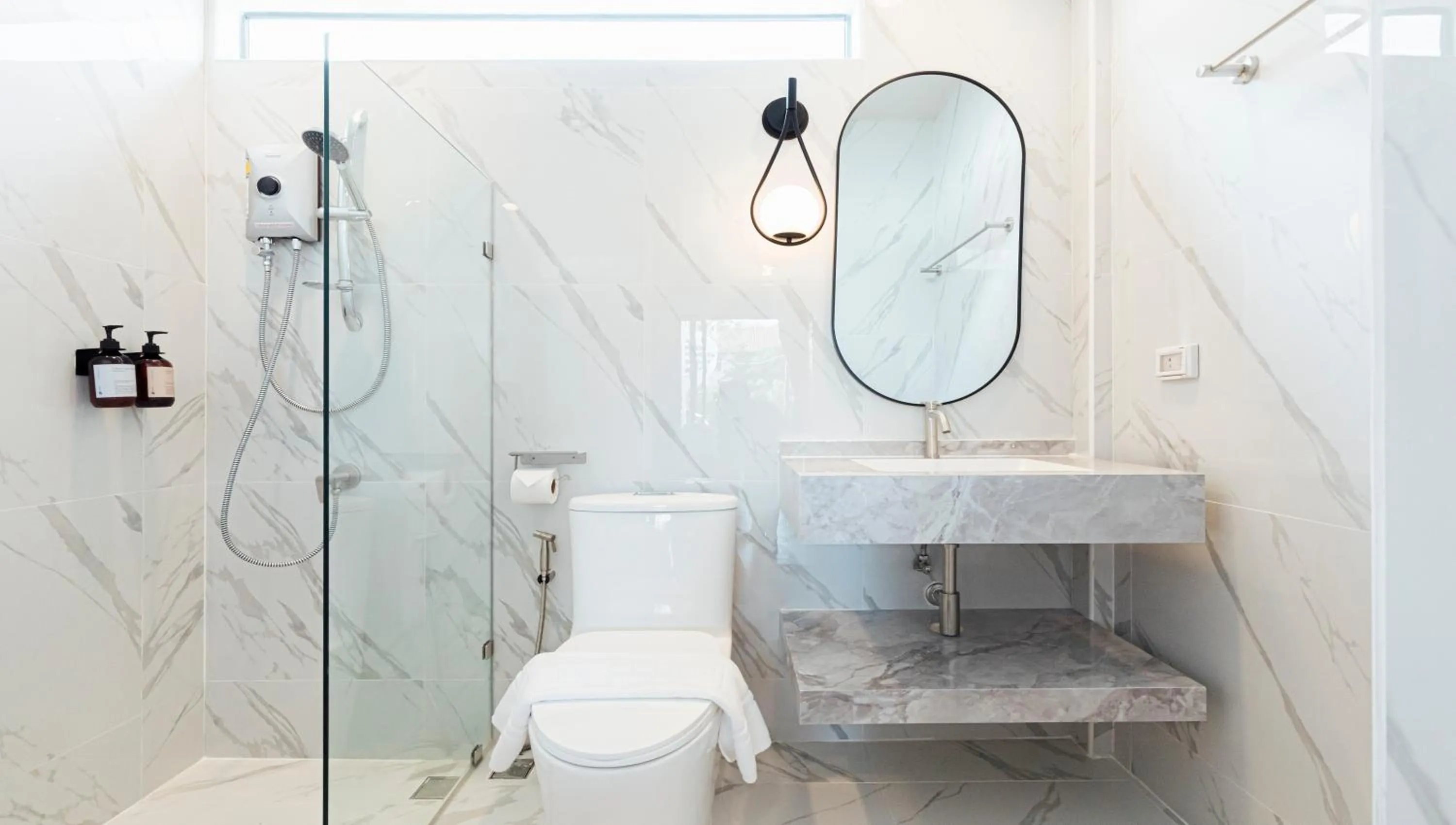 Shower in Sea Season Pool Villa Pattaya