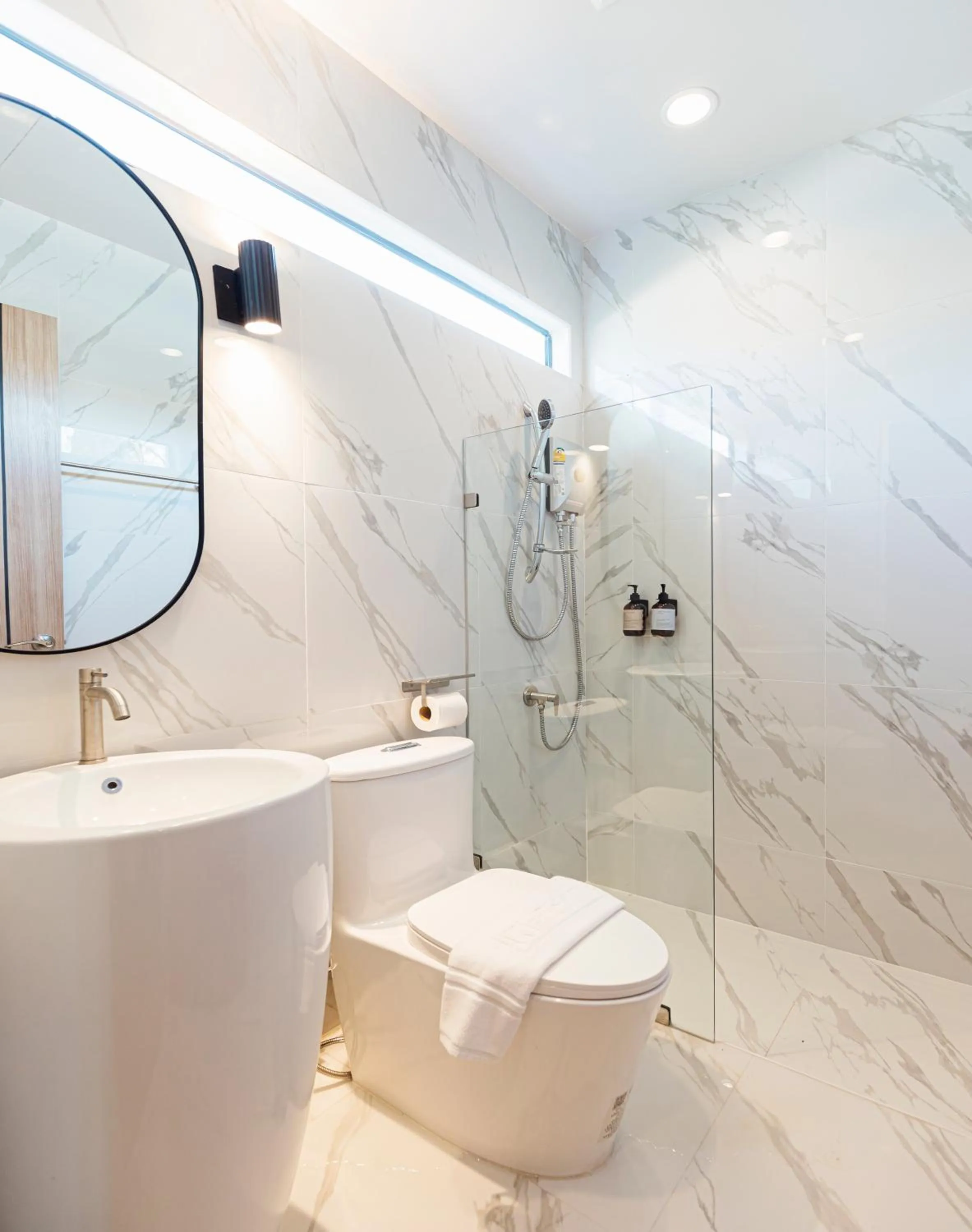 Shower in Sea Season Pool Villa Pattaya