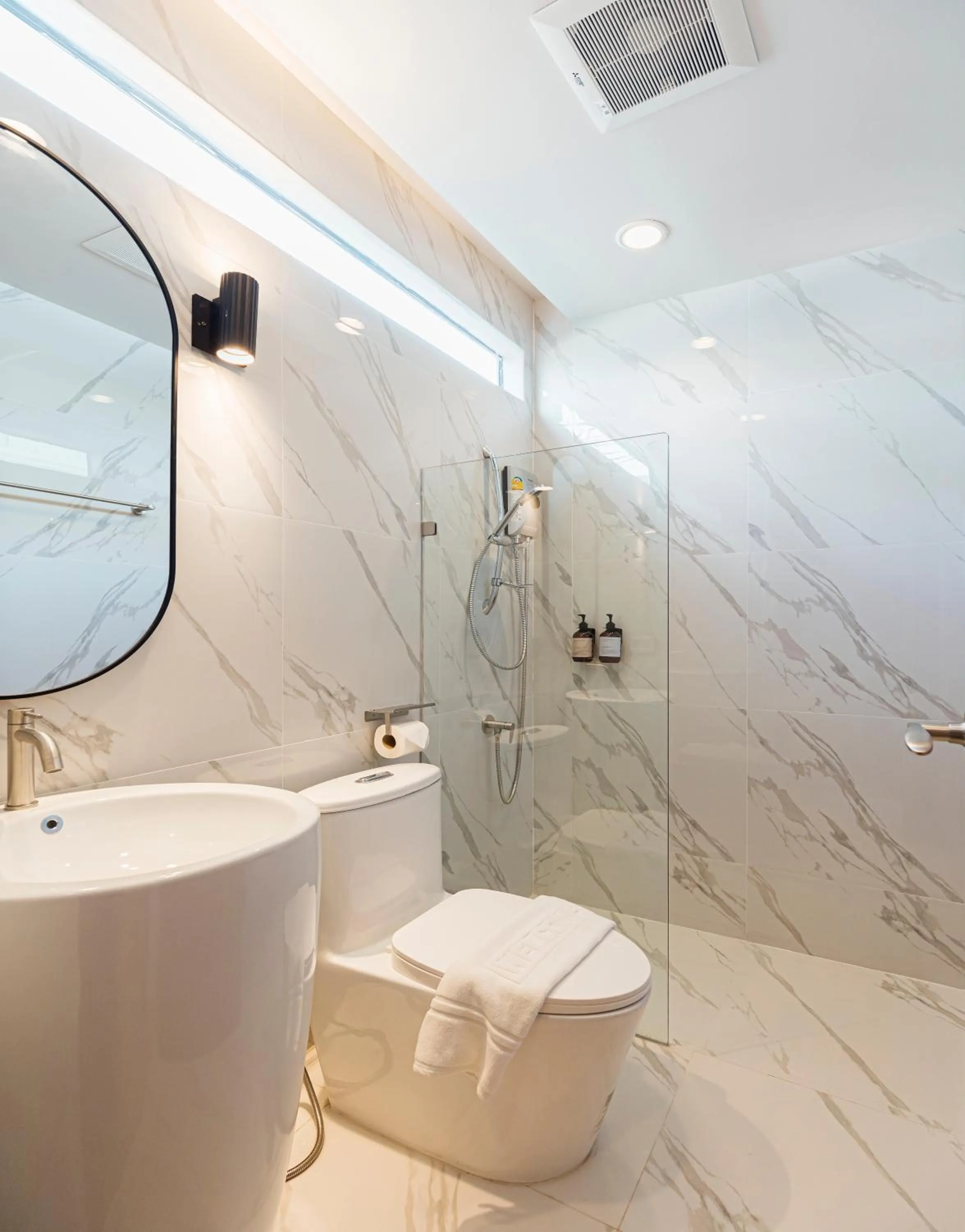 Shower in Sea Season Pool Villa Pattaya