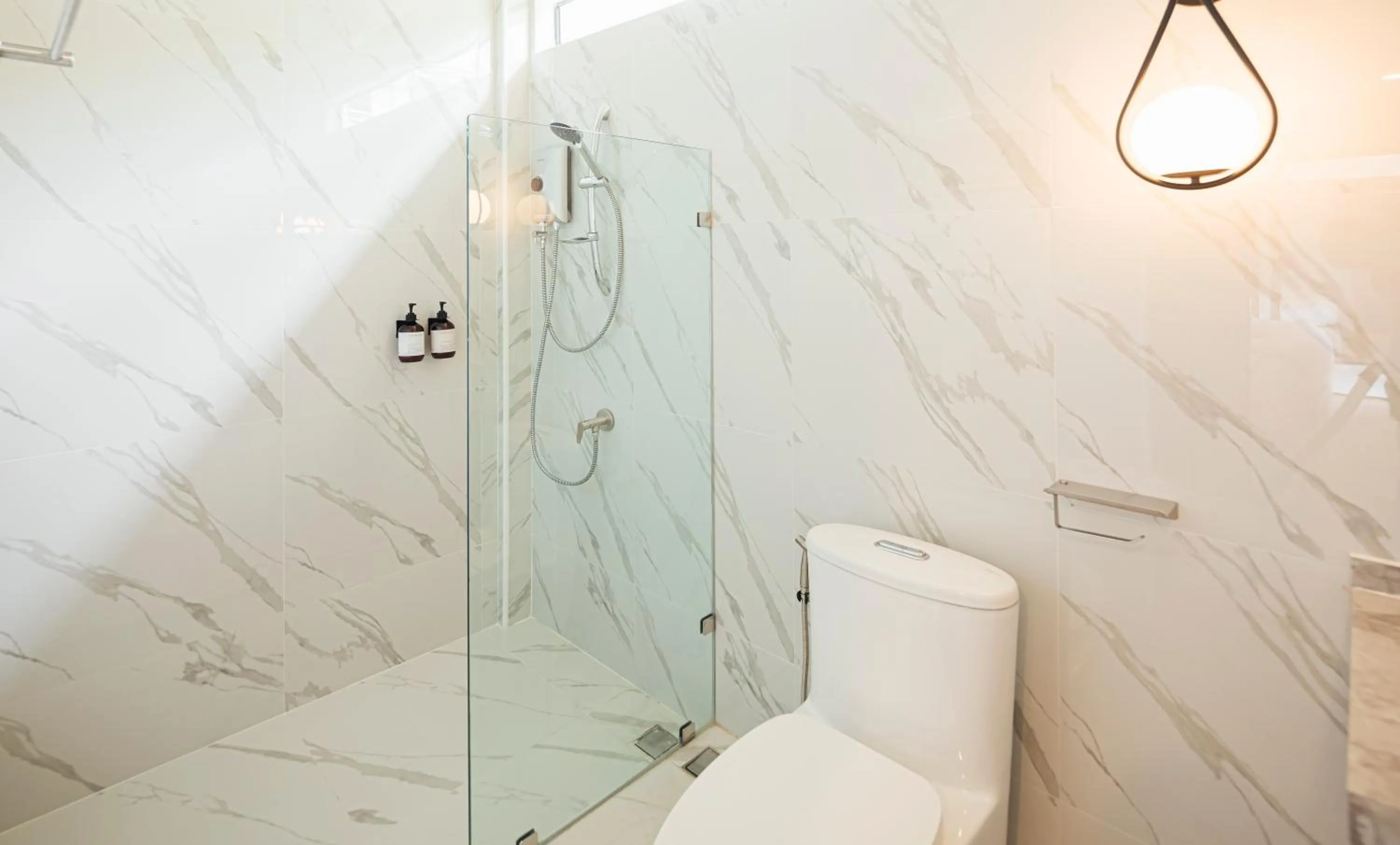 Shower in Sea Season Pool Villa Pattaya