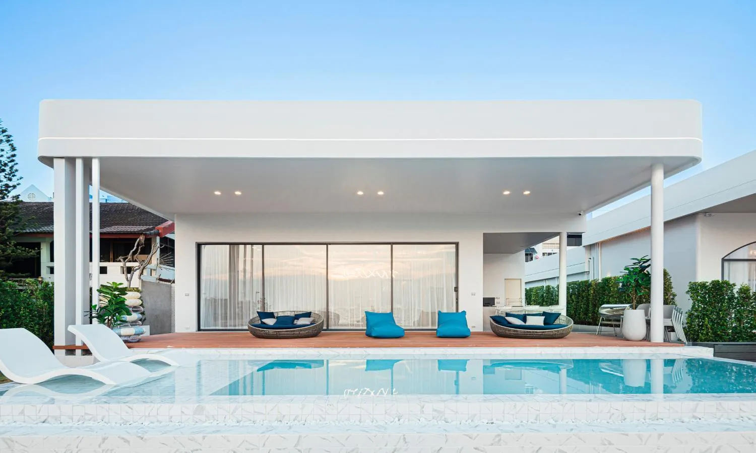 Property building in Sea Season Pool Villa Pattaya