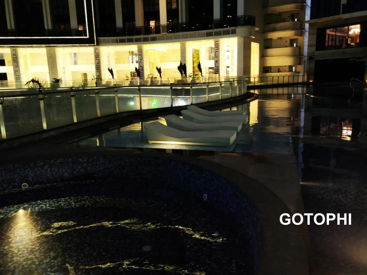 Night in The Knightsbridge Residences