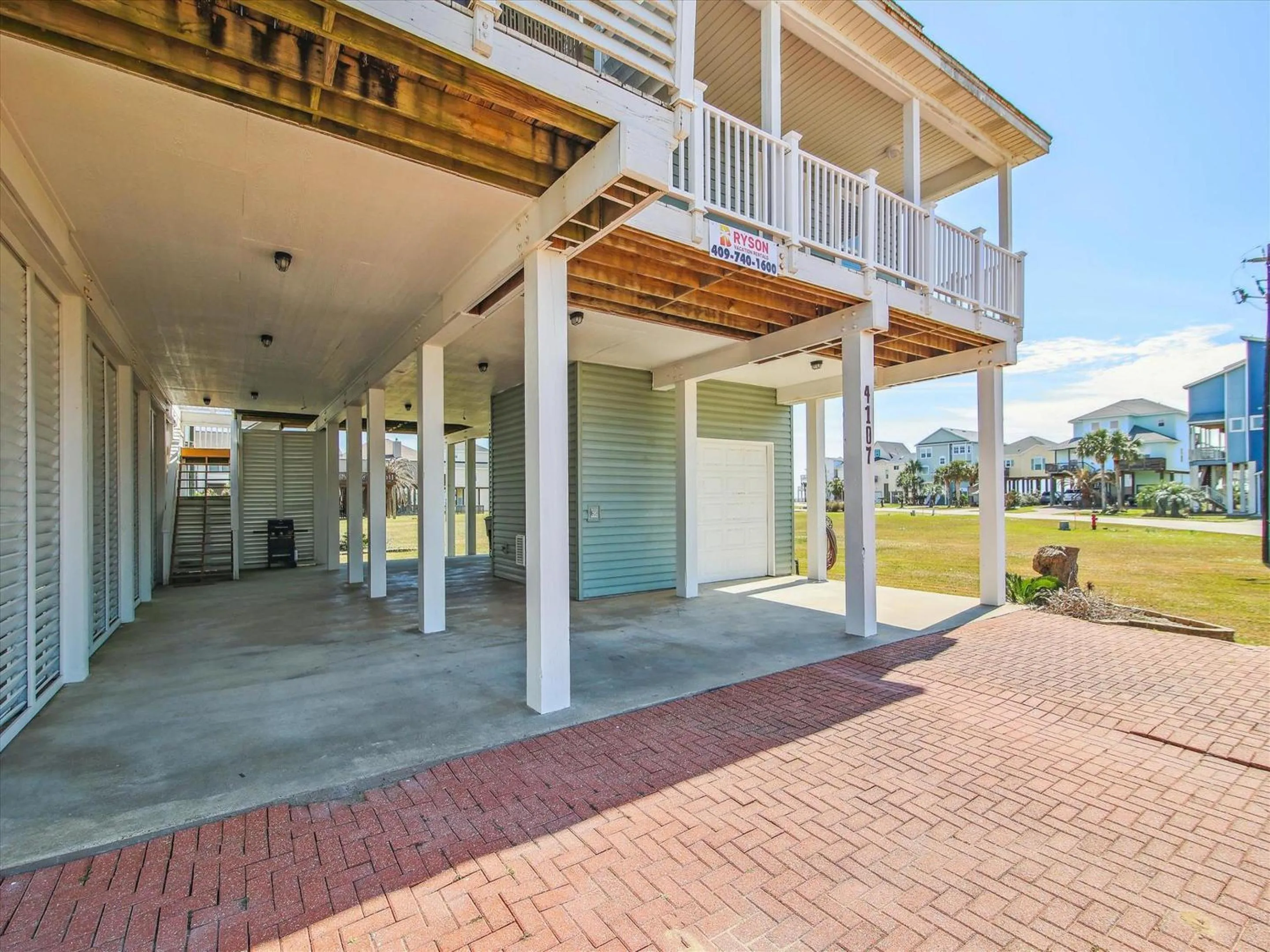 Property building in Vitamin Sea Retreat