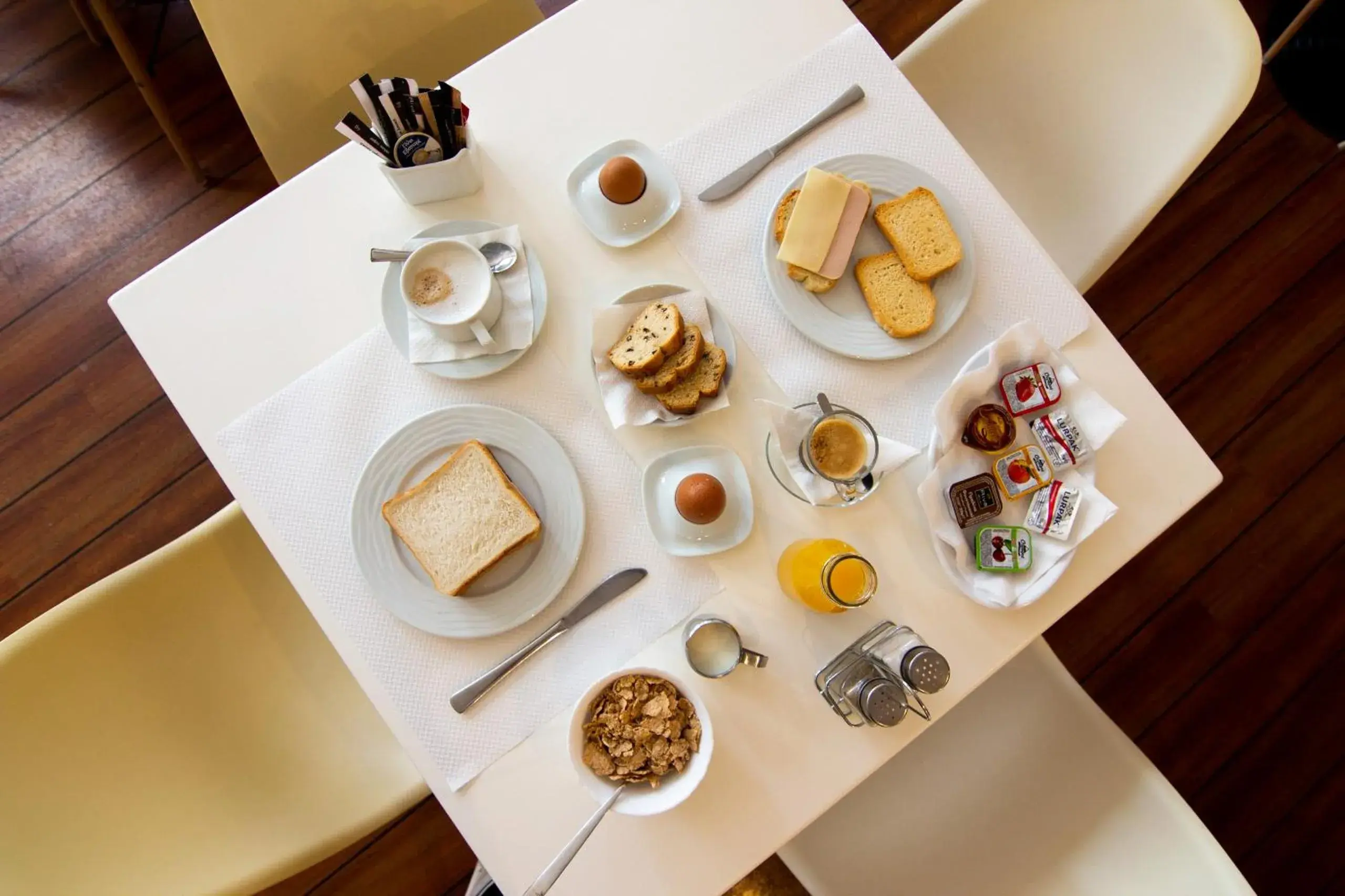 Continental breakfast in Anemoni Piraeus Hotel Continental breakfast in Anemoni Piraeus Hotel