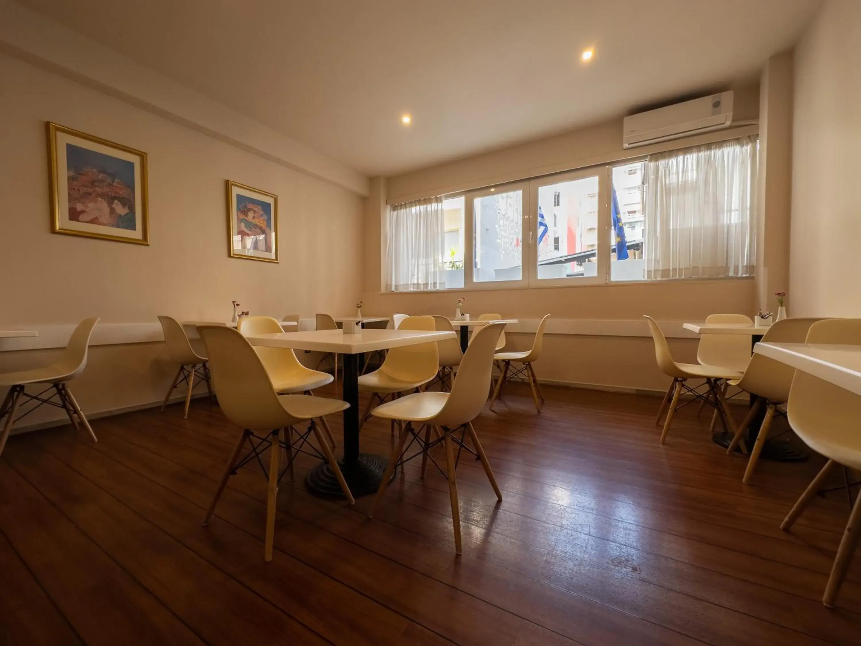 Restaurant/places to eat in Anemoni Piraeus Hotel Restaurant/places to eat in Anemoni Piraeus Hotel