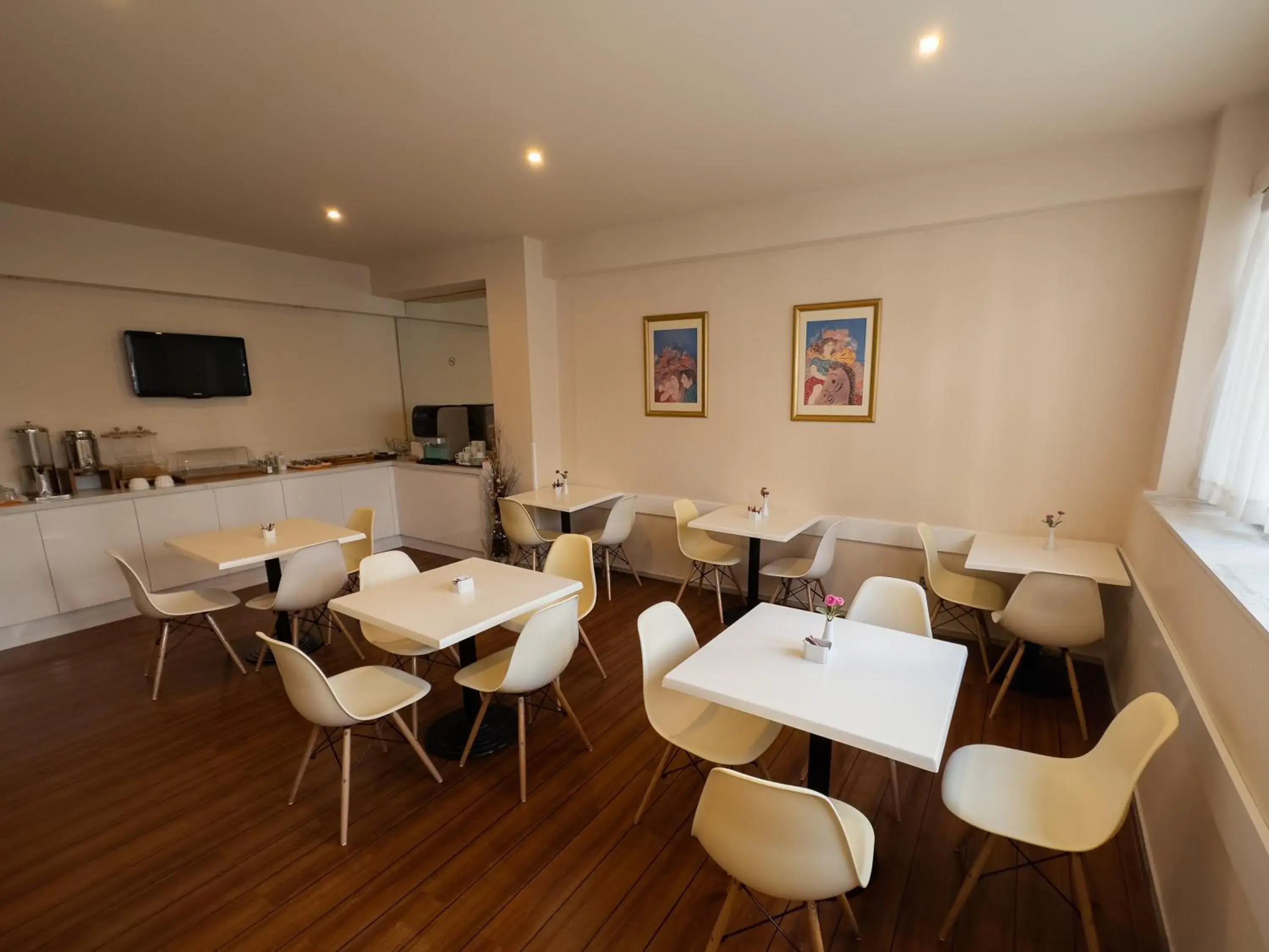 Restaurant/places to eat in Anemoni Piraeus Hotel Restaurant/places to eat in Anemoni Piraeus Hotel