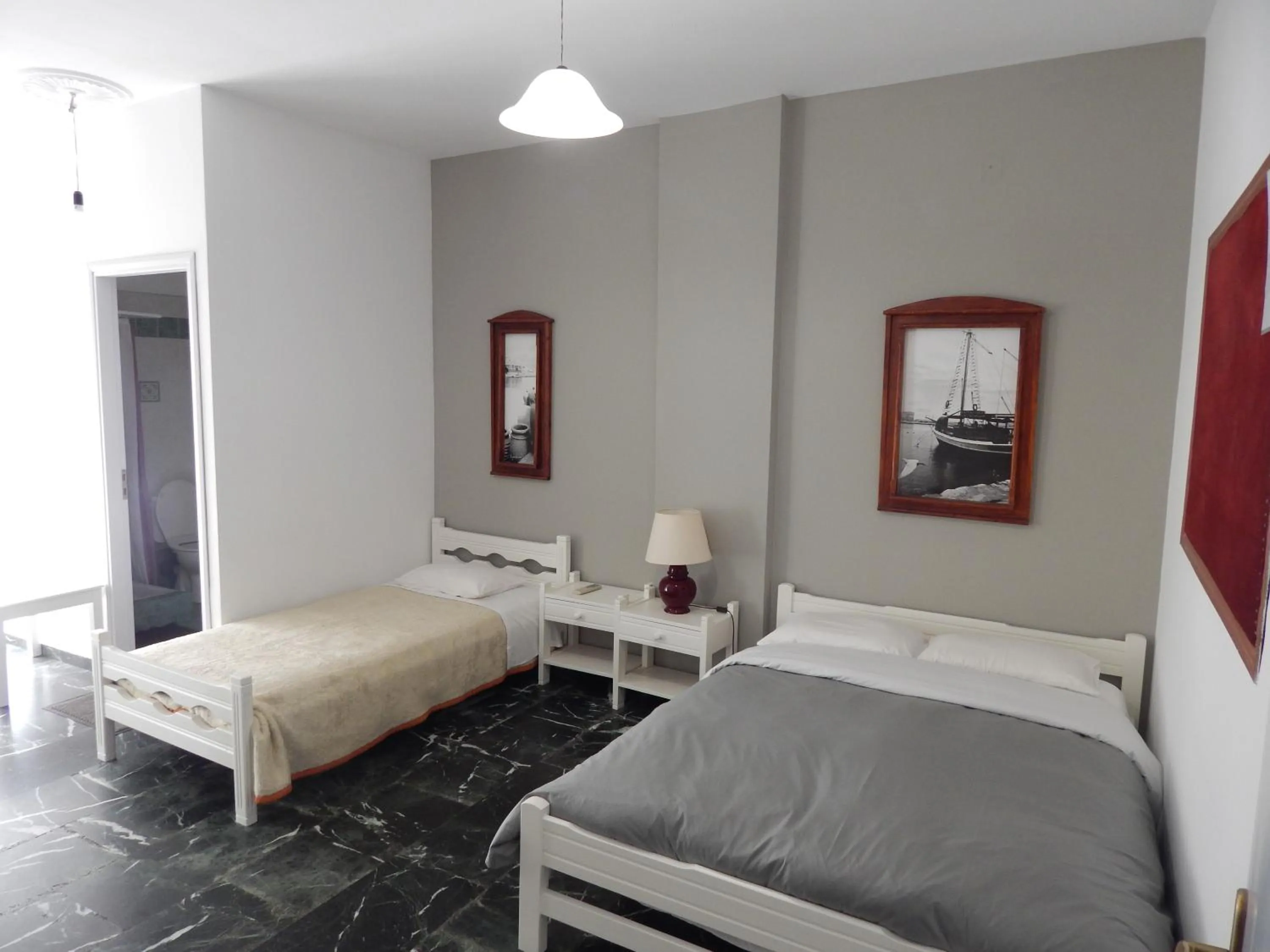 Photo of the whole room in Casa Kasteli