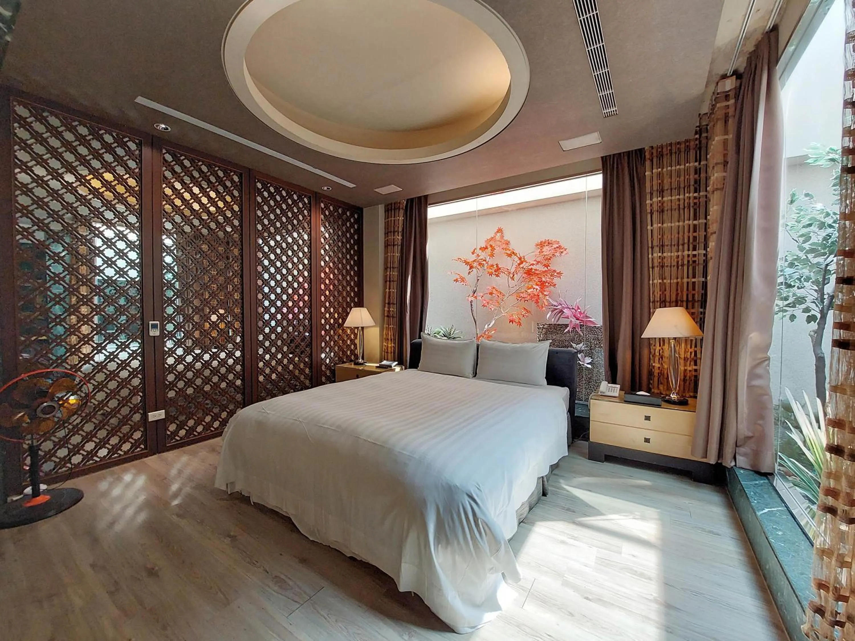 Photo of the whole room, Bed in Elysees Motel