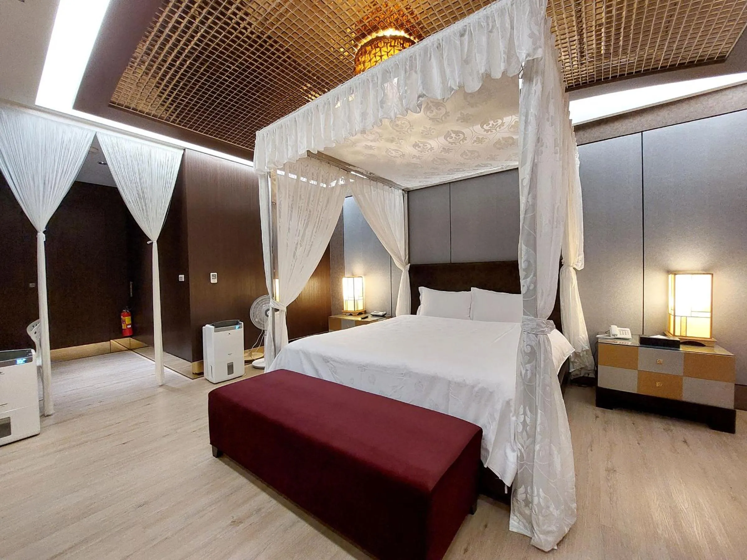 Bed in Elysees Motel