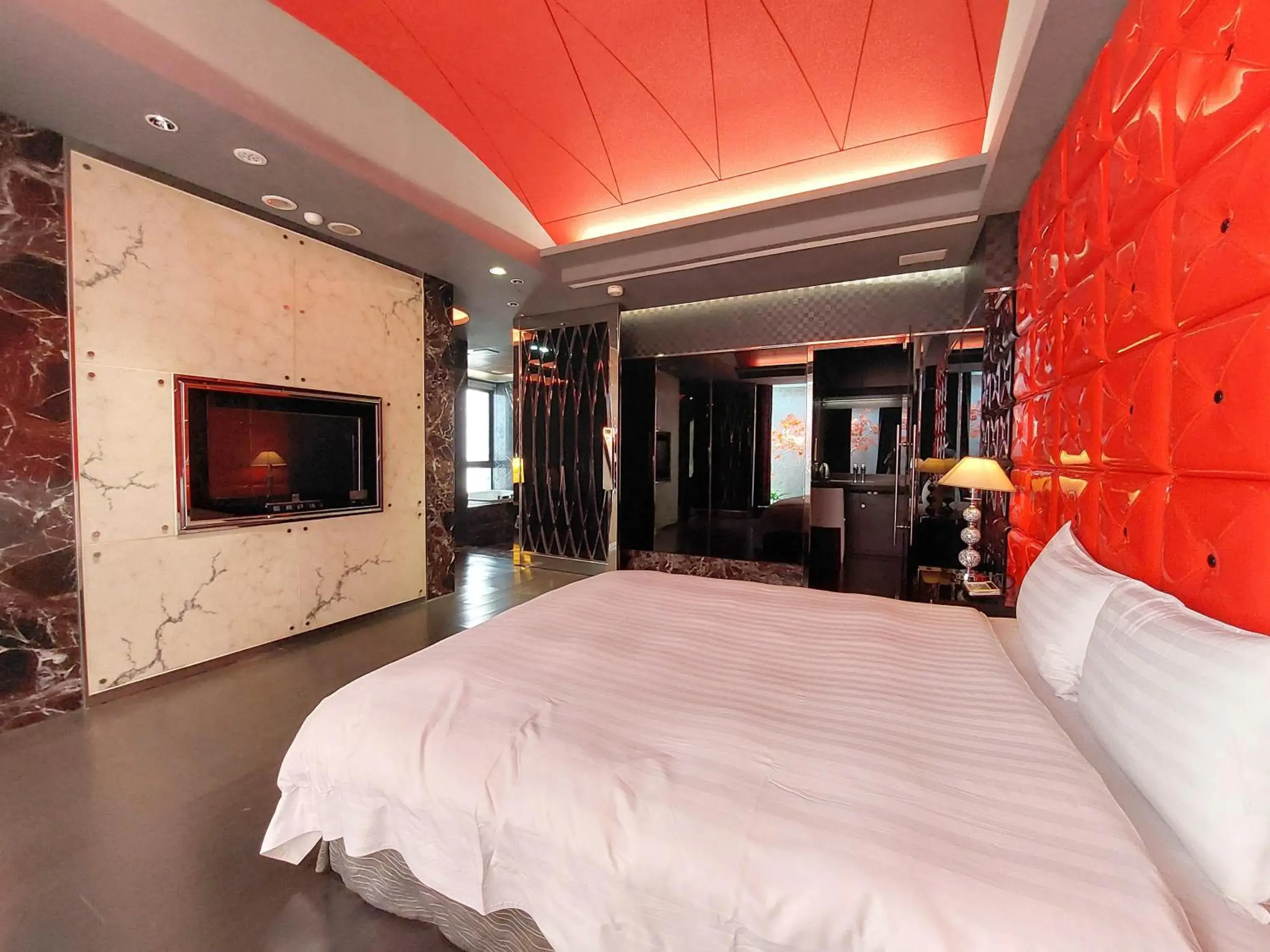 Bed in Elysees Motel Bed in Elysees Motel