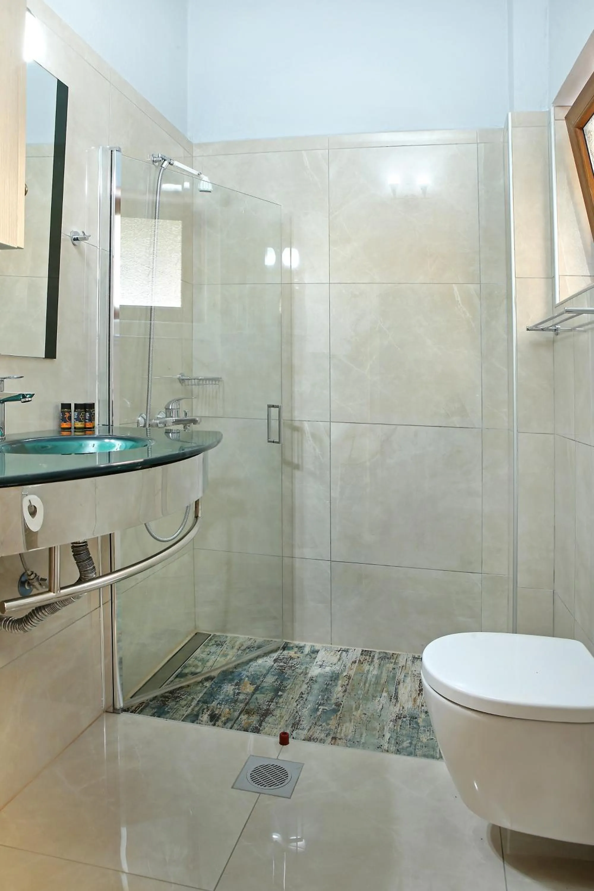 Bathroom in KasteliSuites