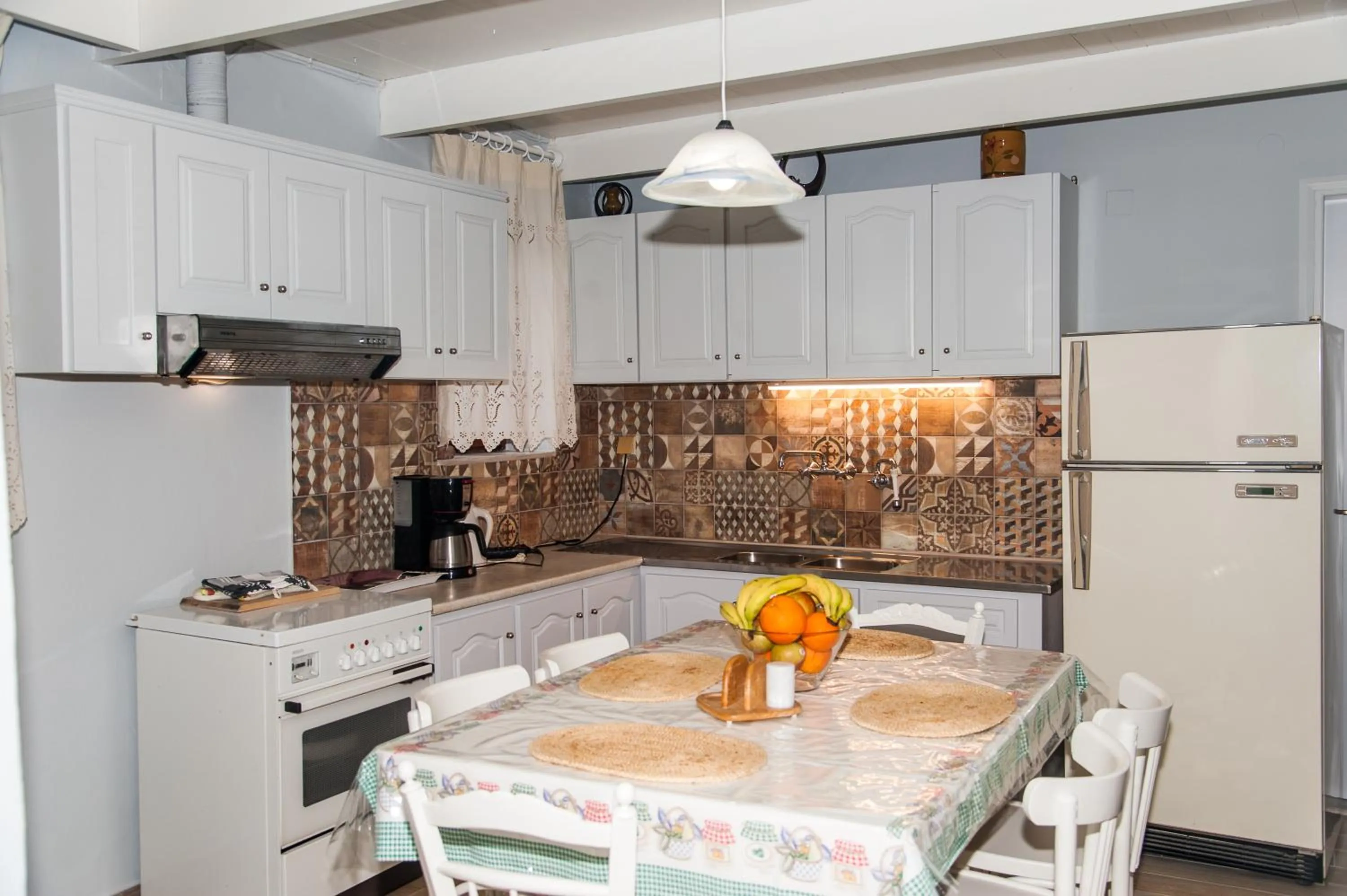 Kitchen or kitchenette in KasteliSuites