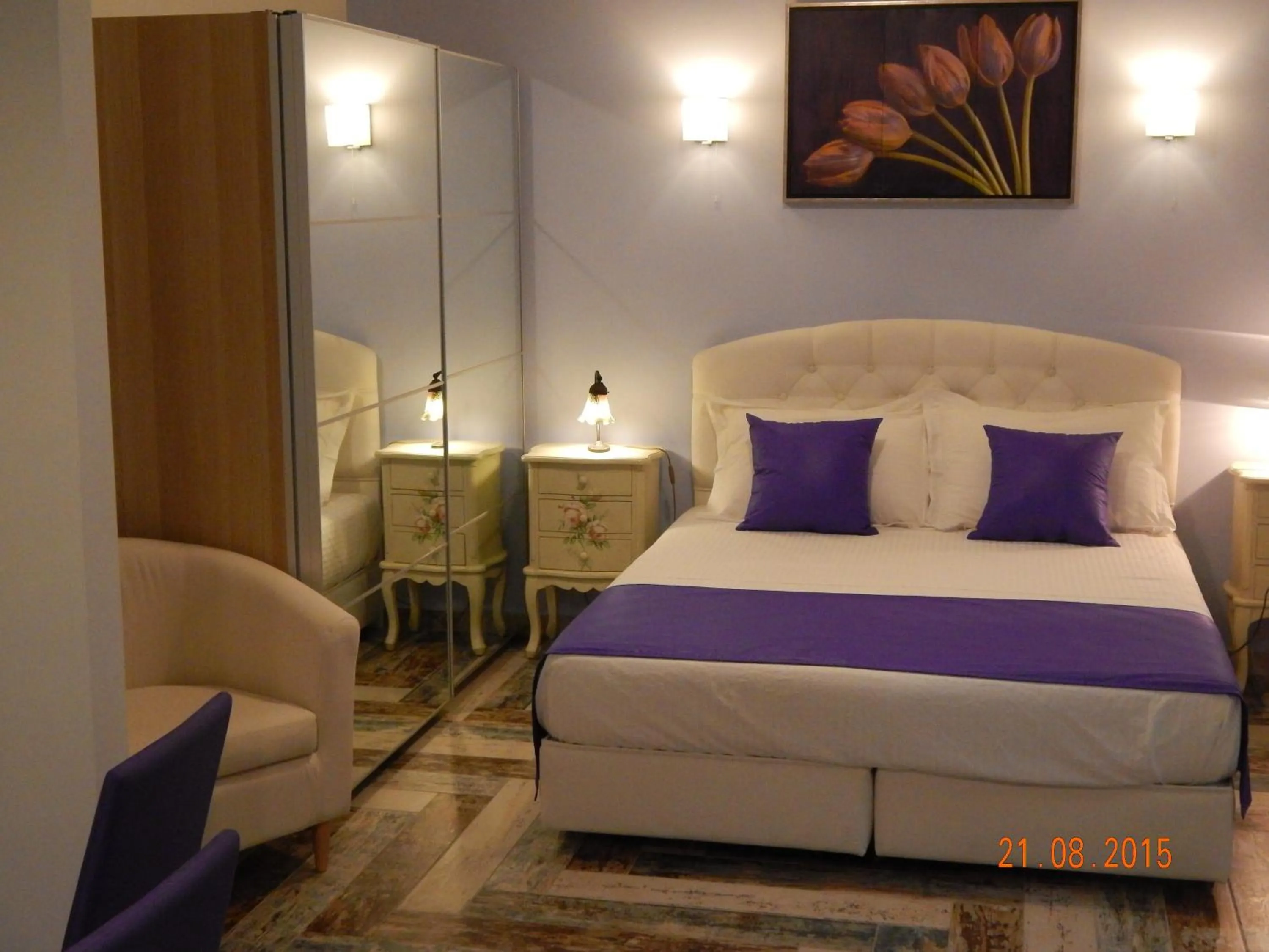 Photo of the whole room in KasteliSuites