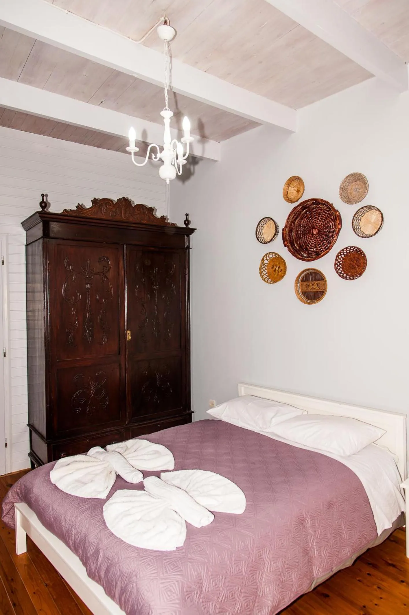 Bedroom in KasteliSuites