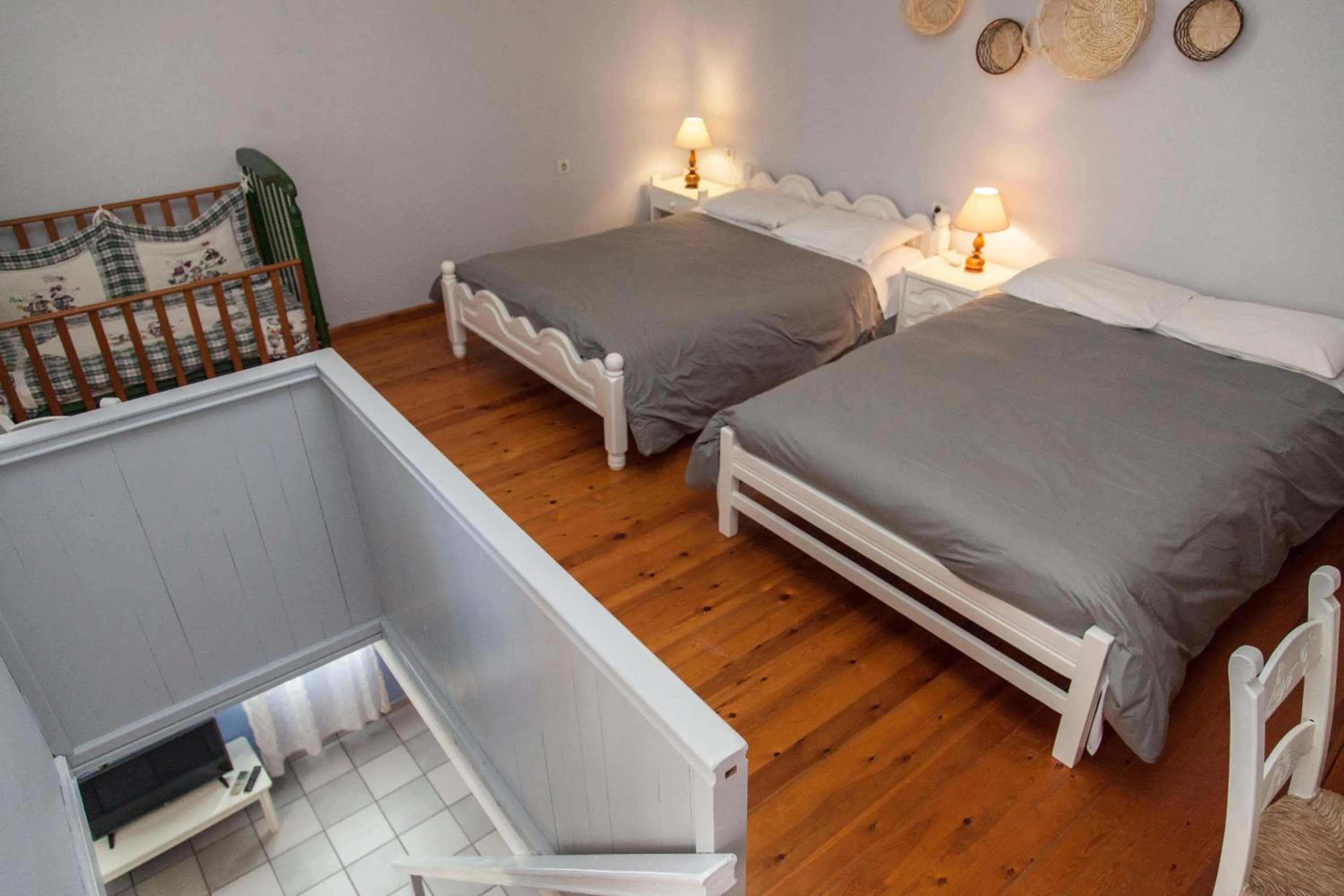 bunk bed in KasteliSuites