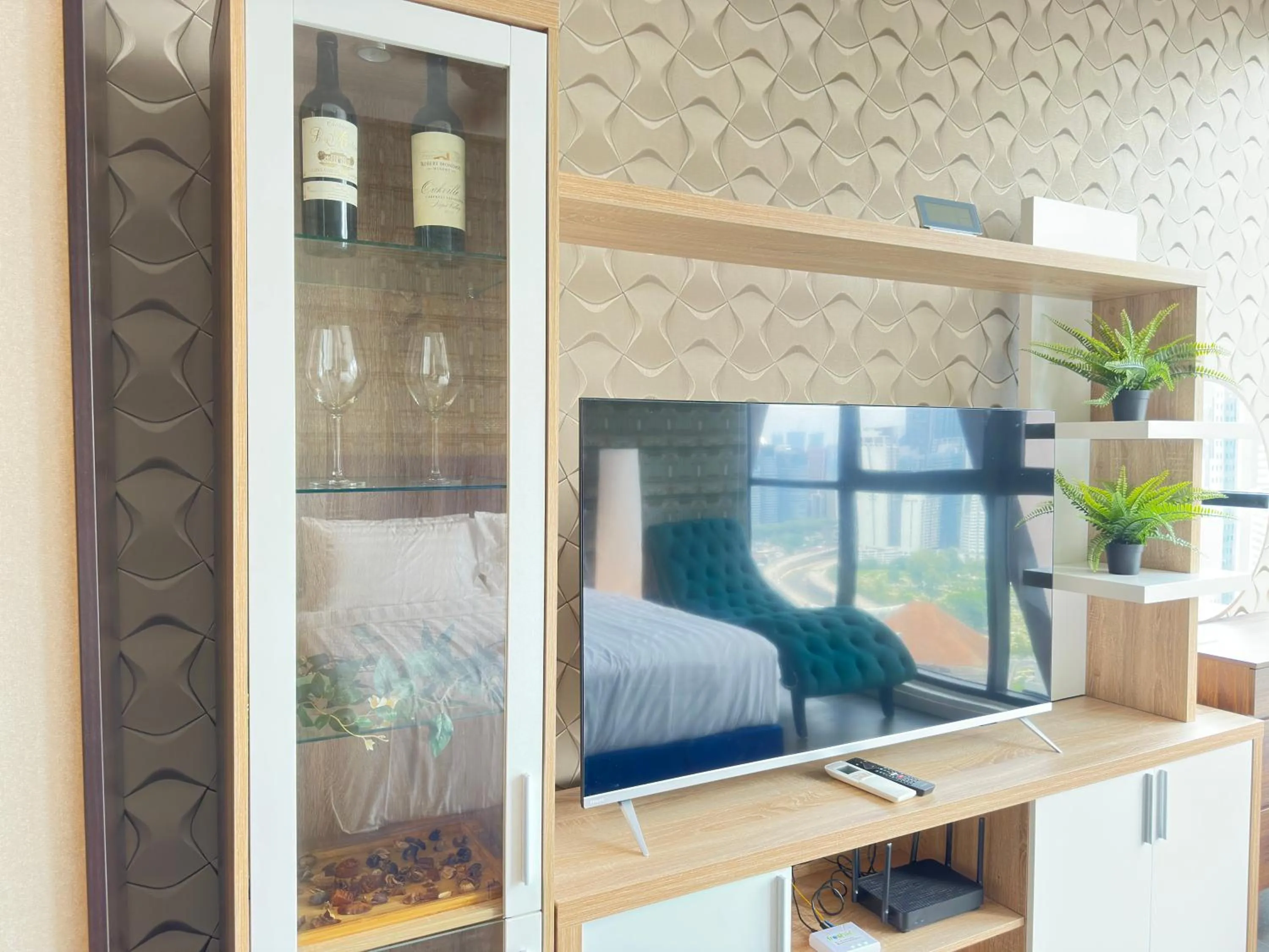 TV and multimedia in Scarletz Suites KLCC Twin Tower by Purple Orchid