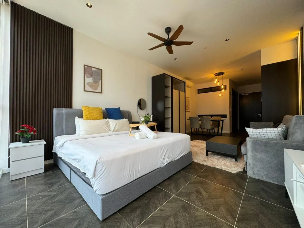 Bed in Scarletz Suites KLCC Twin Tower by Purple Orchid