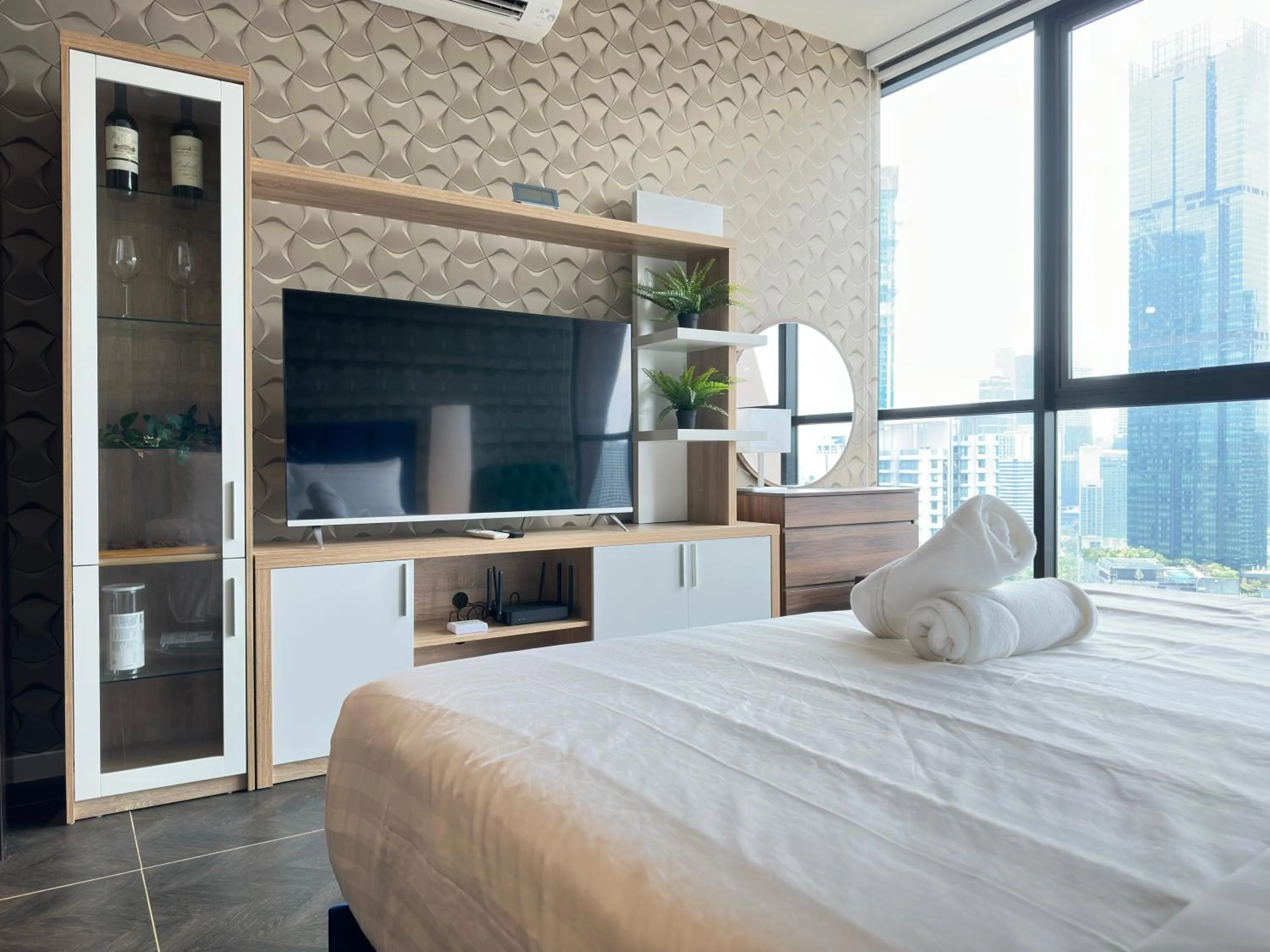 Bed in Scarletz Suites KLCC Twin Tower by Purple Orchid