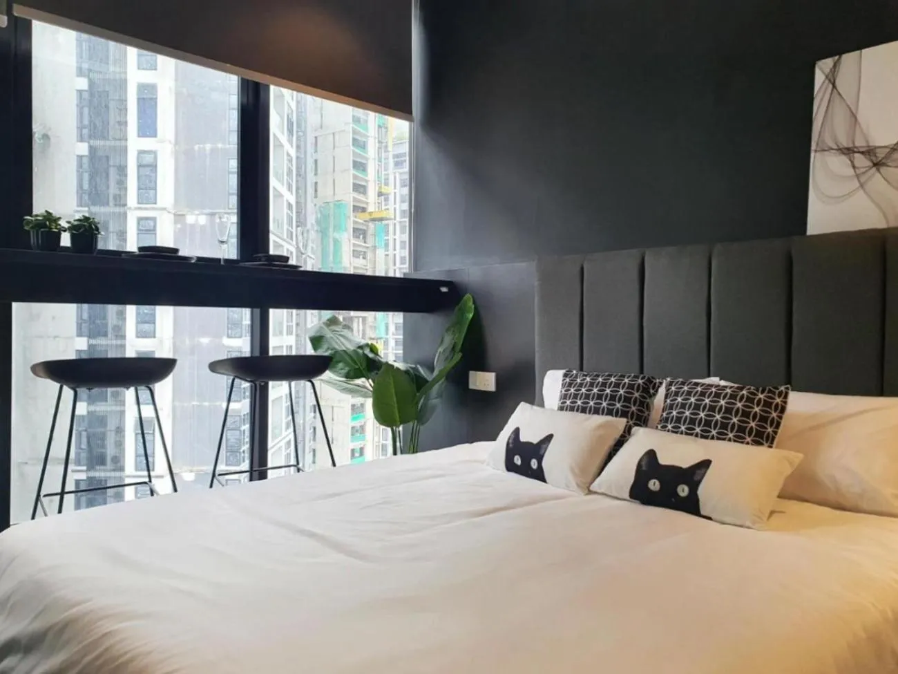 Bed in Scarletz Suites KLCC Twin Tower by Purple Orchid