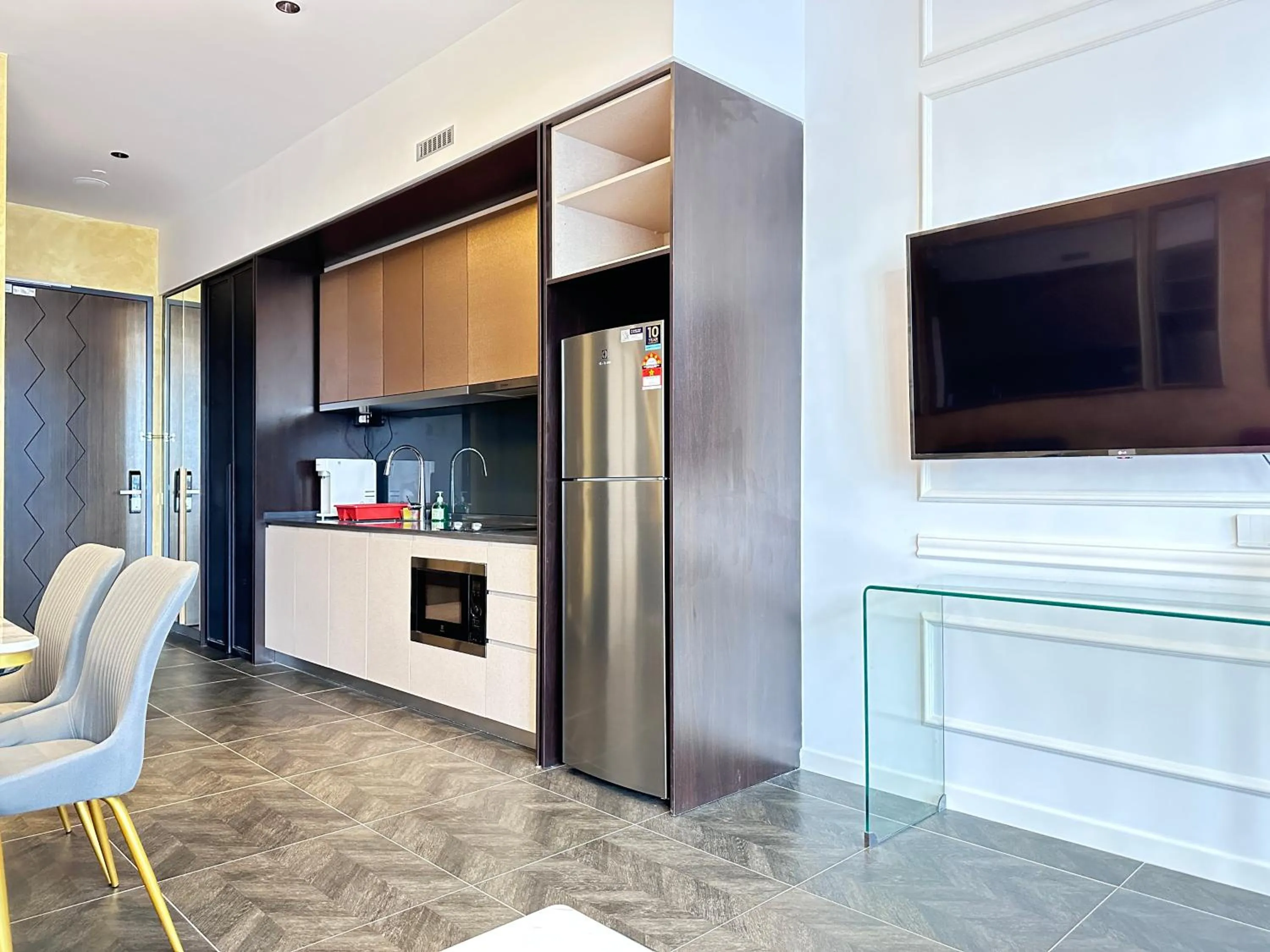 TV and multimedia in Scarletz Suites KLCC Twin Tower by Purple Orchid