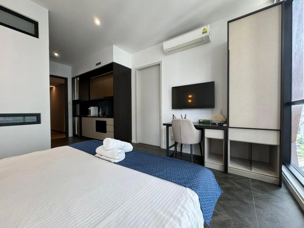 Bed in Scarletz Suites KLCC Twin Tower by Purple Orchid