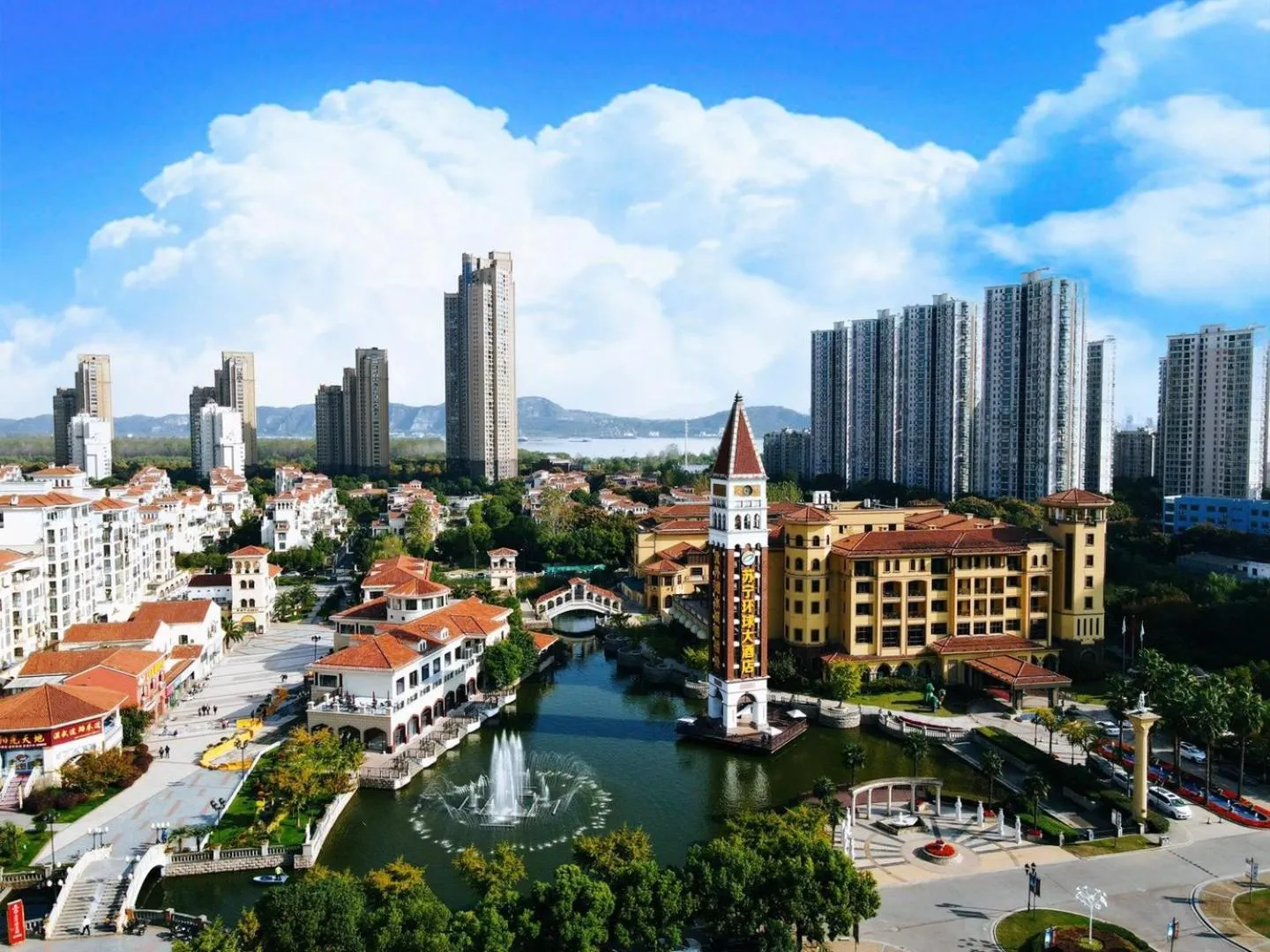 Lake view in Suning Universal Hotel