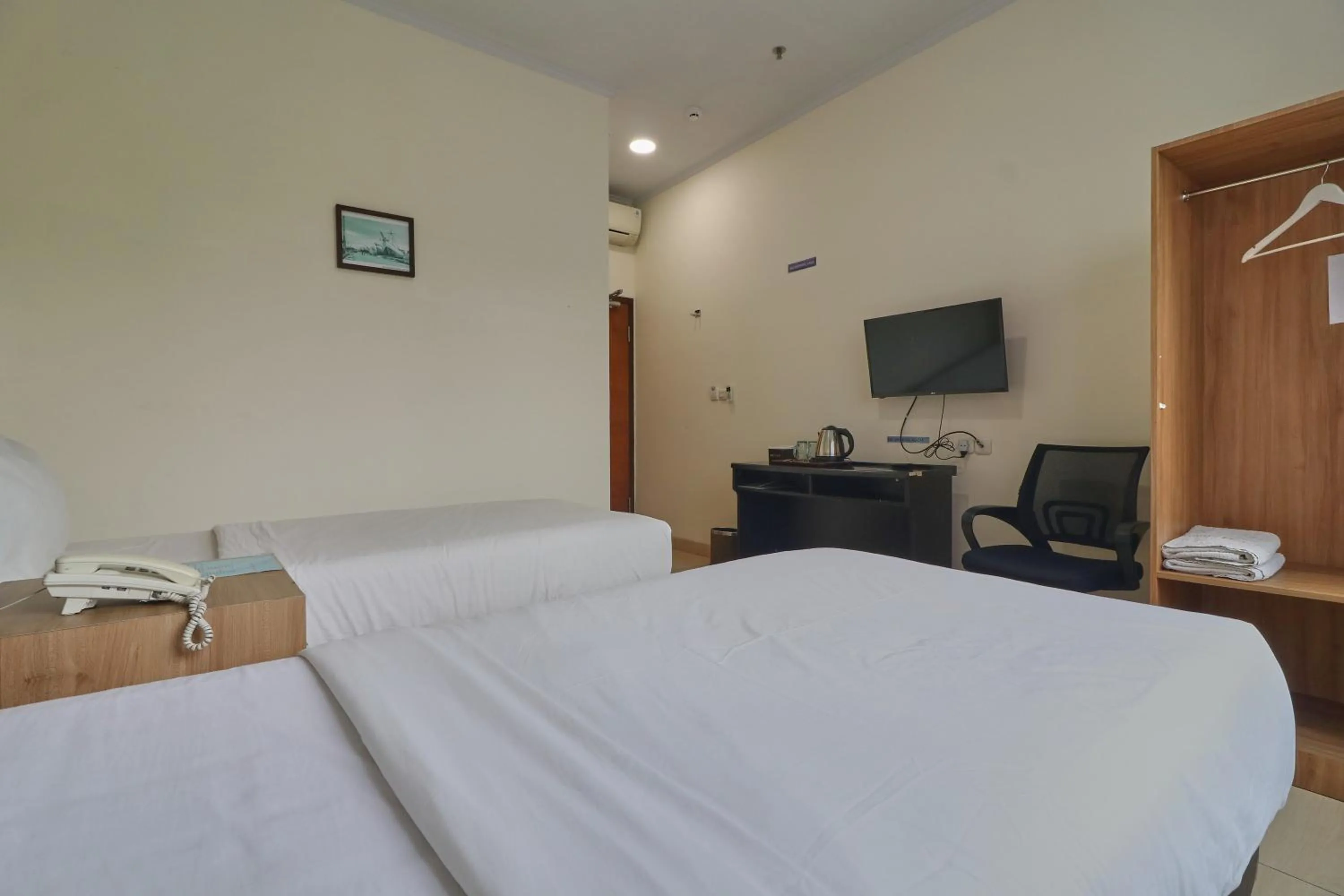 Bedroom, Bed in Aranis Hotel