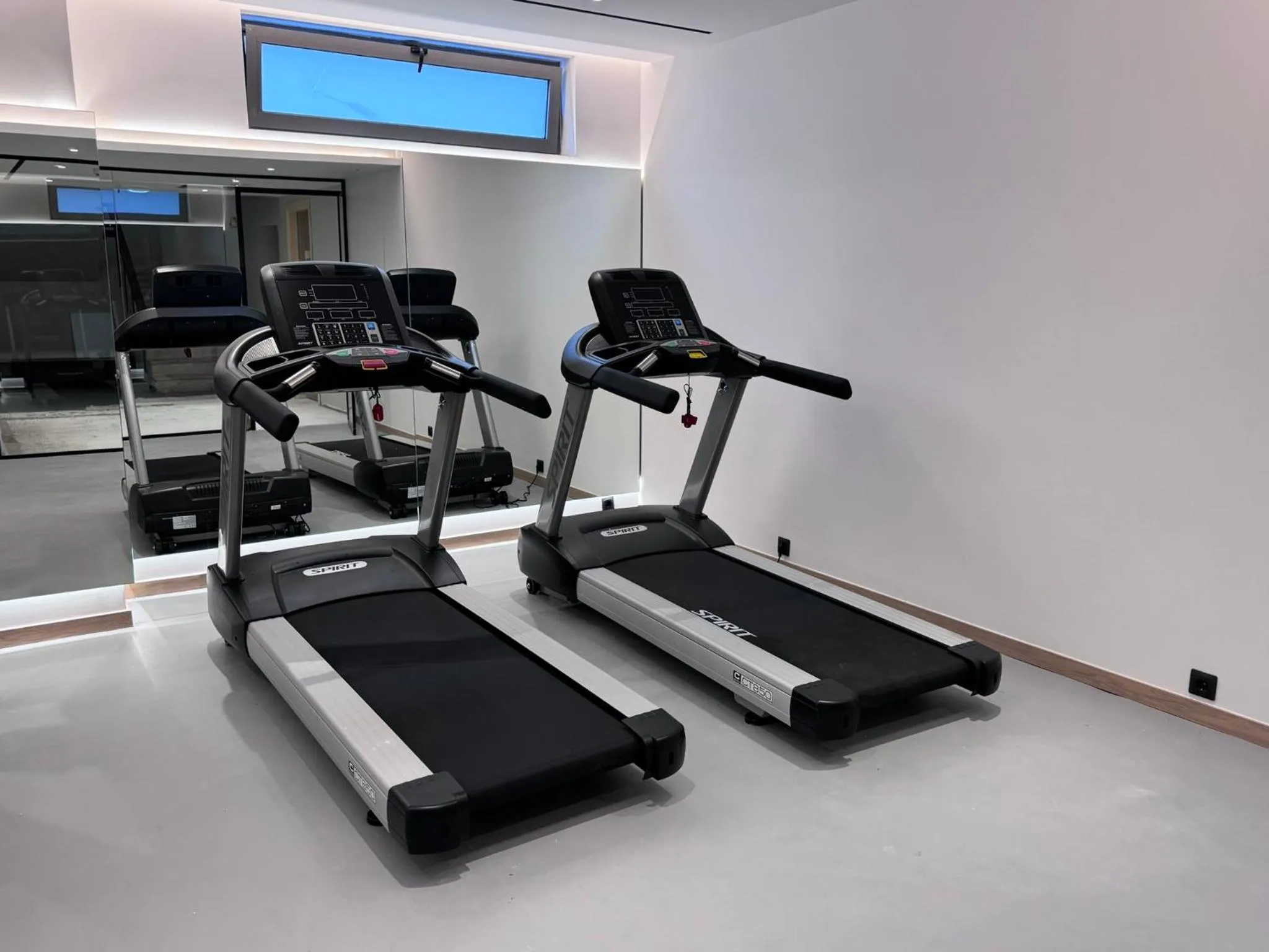 Fitness centre/facilities in Angela Downtown Hotel