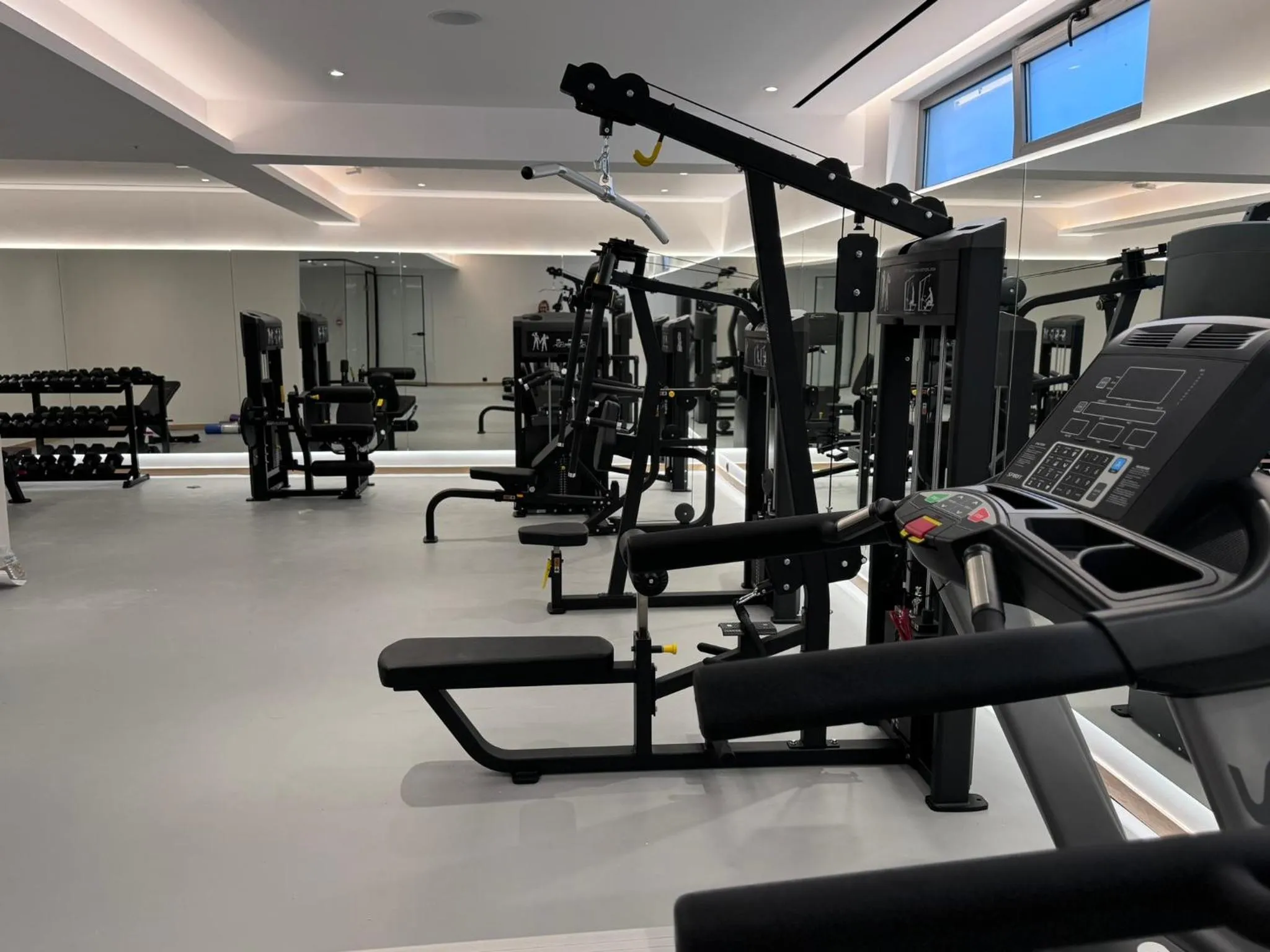 Fitness centre/facilities in Angela Downtown Hotel