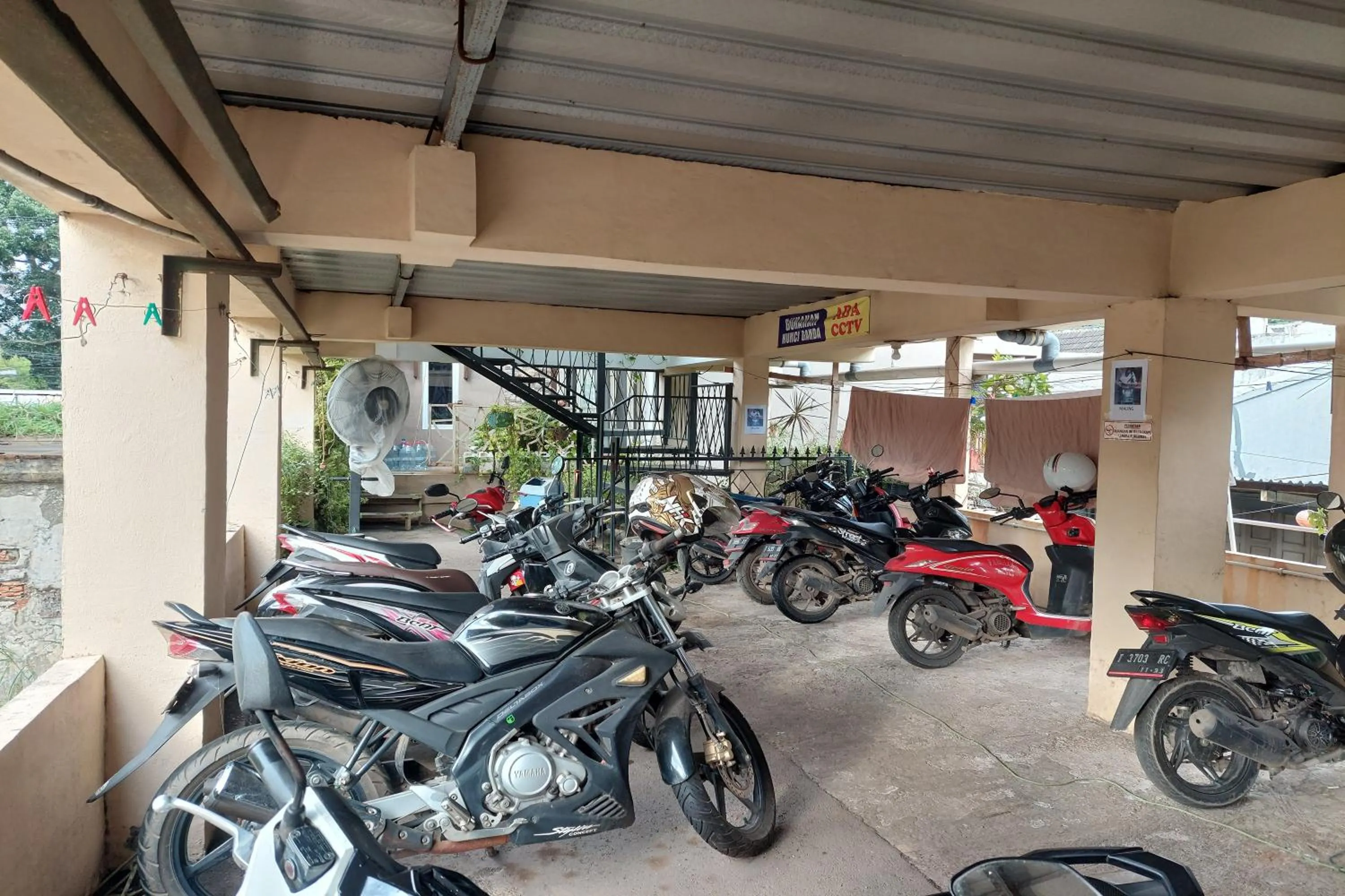 Parking in Pondok Sabaraya Haji Juanda Cikampek Purwakarta