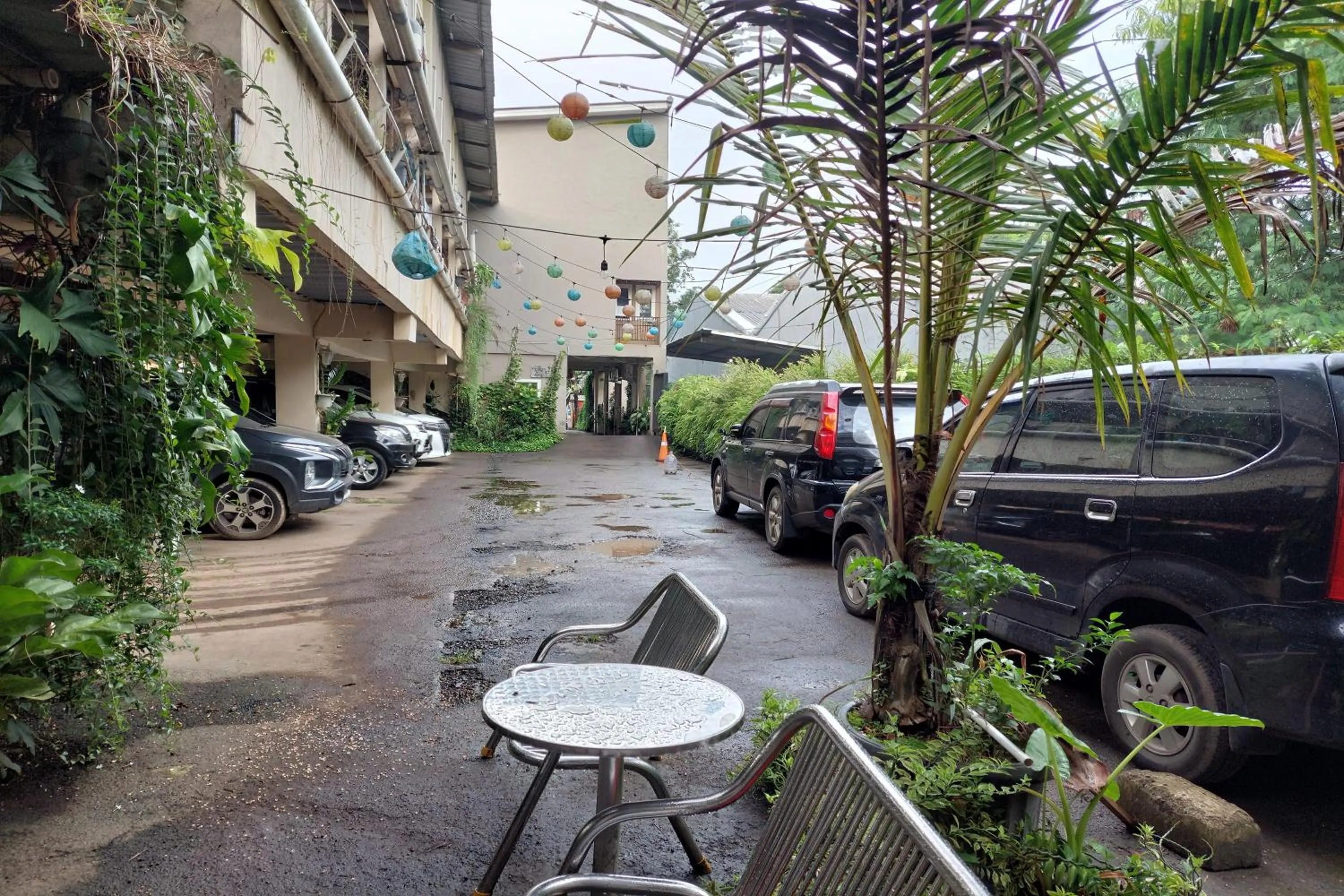 Parking in Pondok Sabaraya Haji Juanda Cikampek Purwakarta