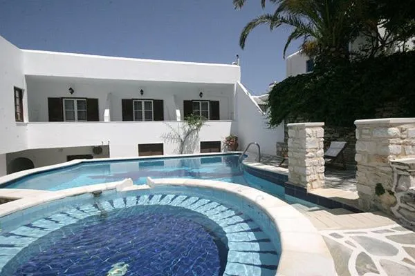 Swimming pool in Atlantis Hotel