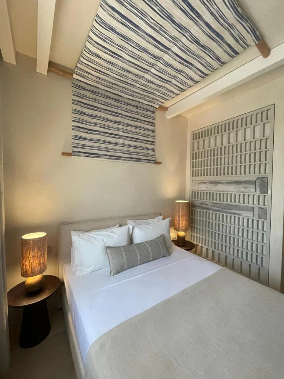 Bedroom, Bed in Atlantis Hotel